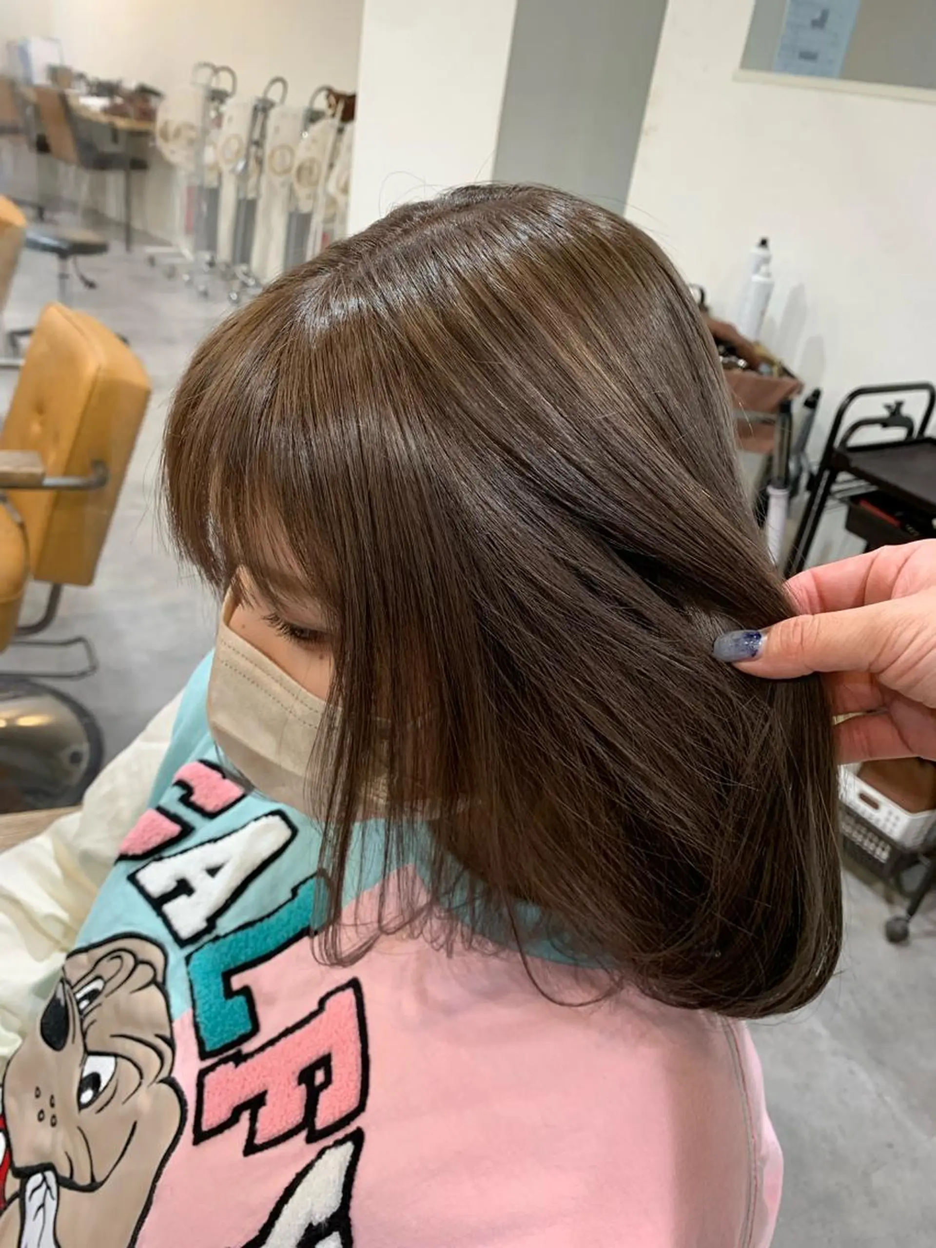 セミロング カラー グレージュ ヘアカラー 福崎 真奈のヘアスタイル