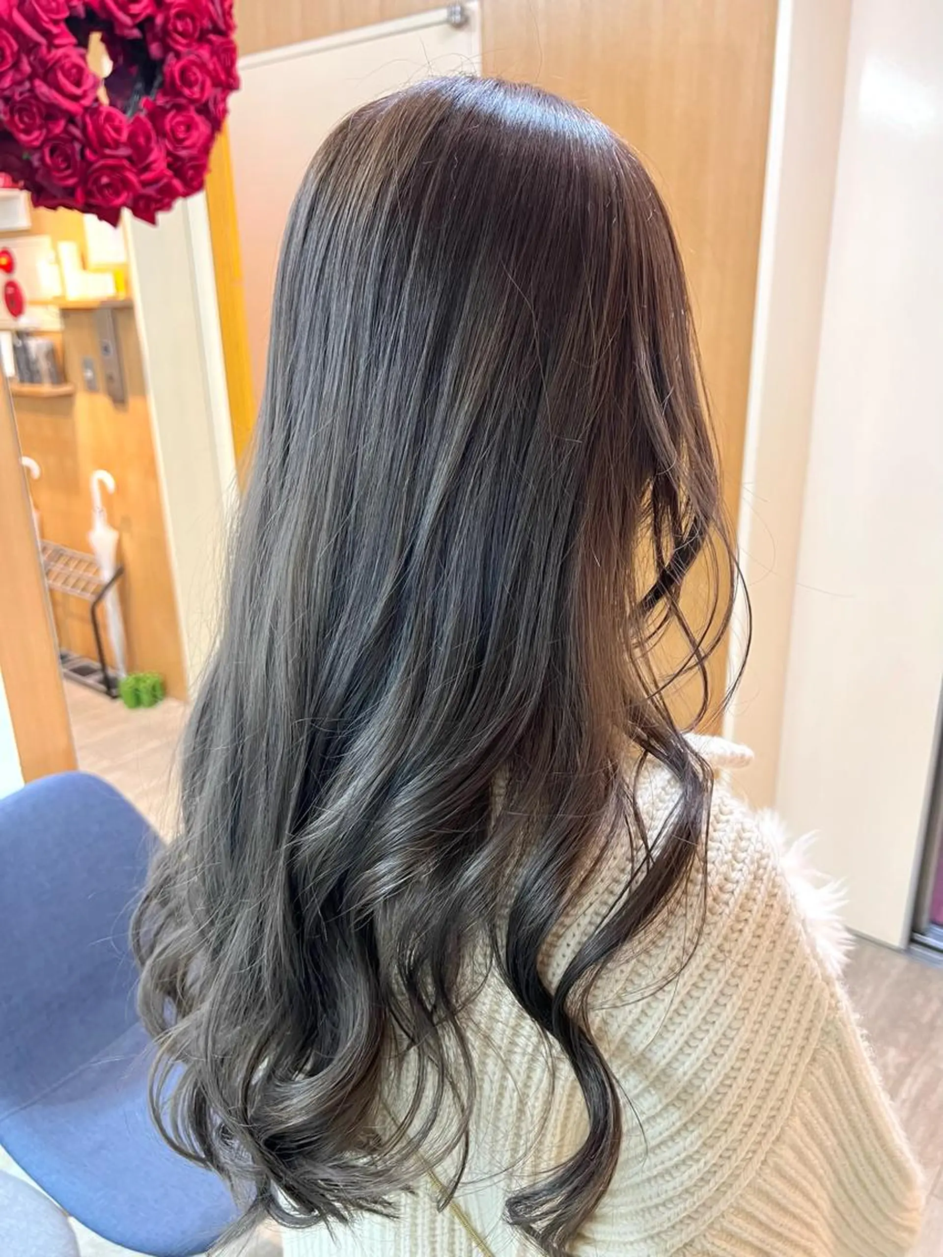 ロング カラー ベージュカラー 透明感カラー オリーブベージュ カット ヘアカラー トリートメント 透明感カラー ゆうだいのヘアスタイル