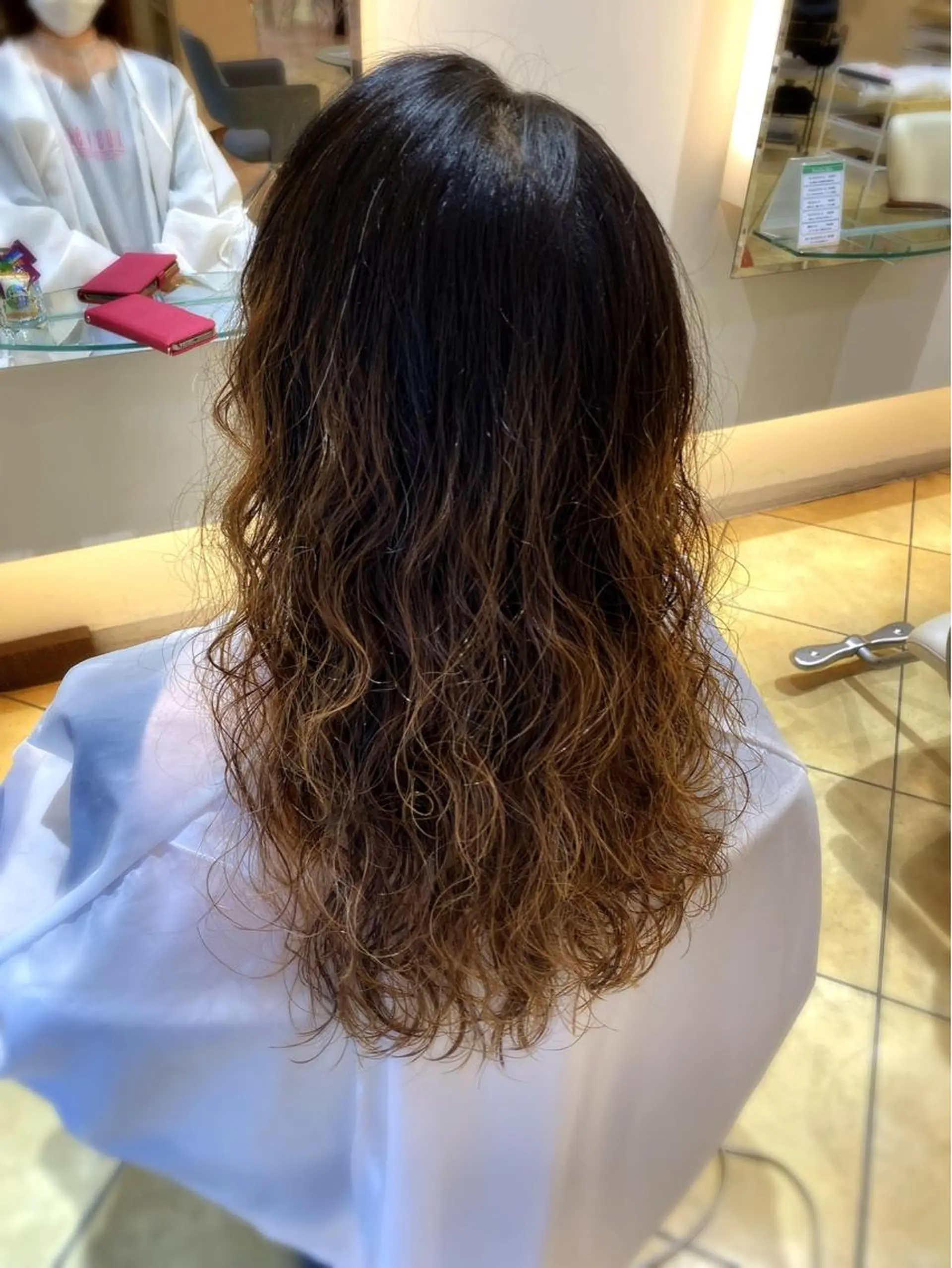 ロング パーマ カット パーマ デザインレイヤー💗 木村実樹のヘアスタイル
