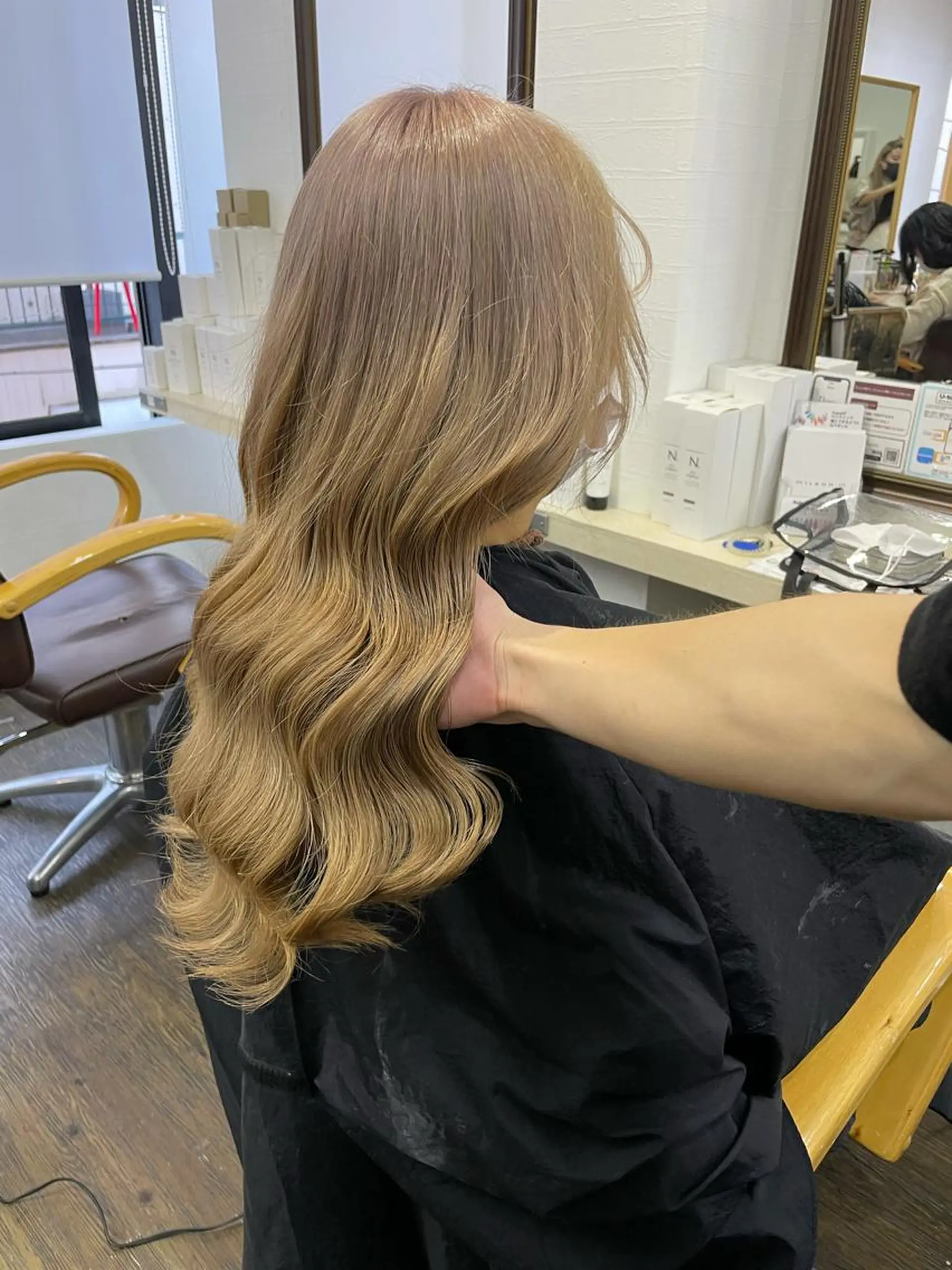 セミロング カラー ヒカ/外国人風 デザインカラーのヘアスタイル