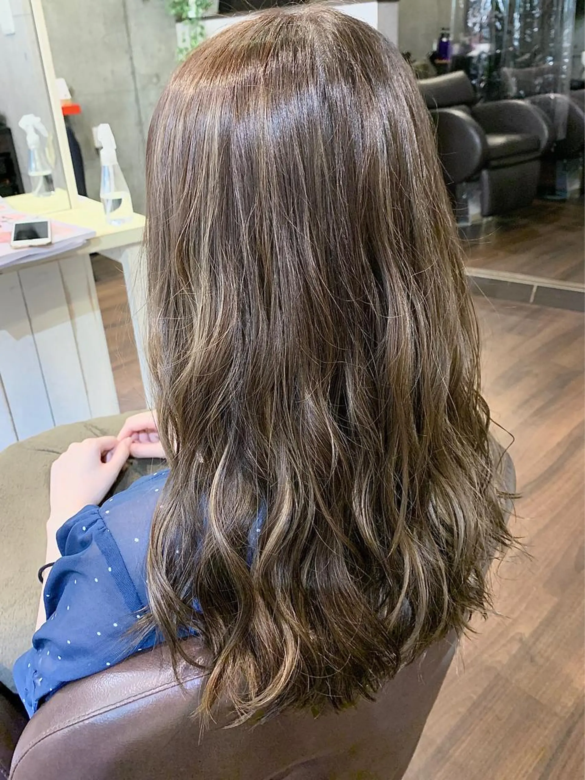 セミロング カラー ヘアカラー ナカジマ ハルカのヘアスタイル