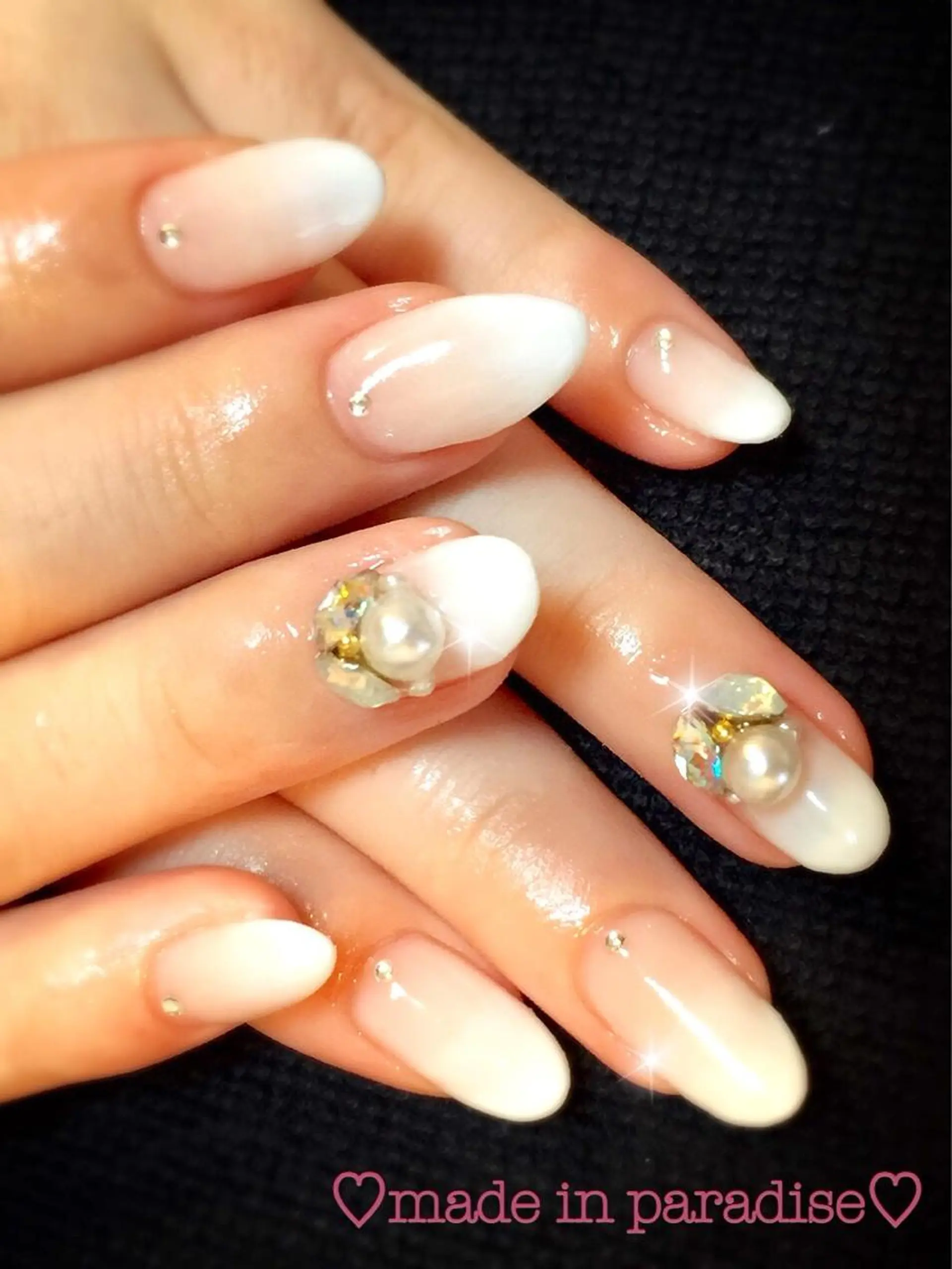 ネイル グラデーション ホワイト うるま市サロン Yuko Izawaのネイルデザイン