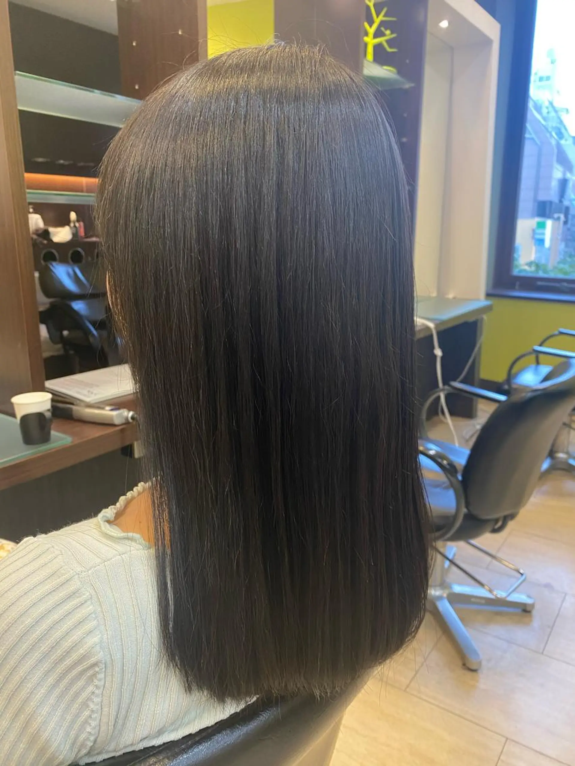 ミディアム カット 縮毛矯正 wa daのヘアスタイル