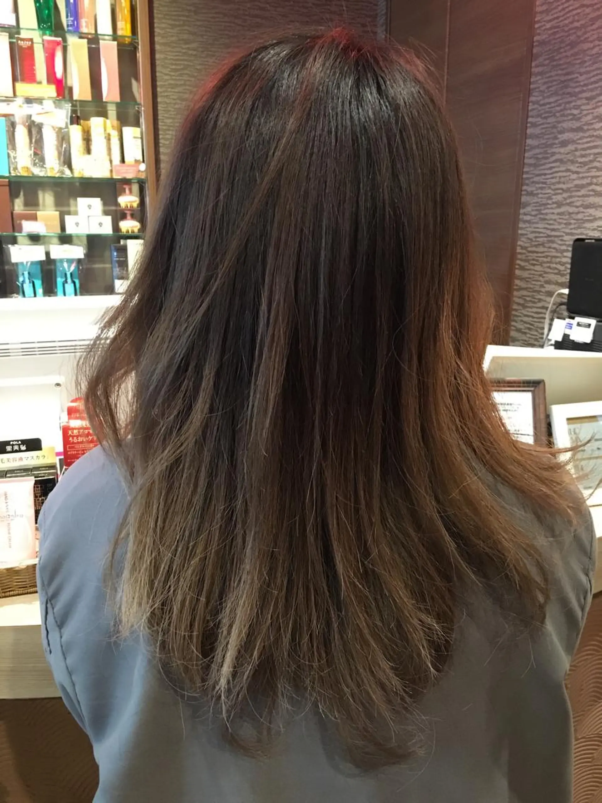 セミロング ロング カラー グラデーションカラー ハイライトカラー ハイライト 4-rest garden （フォーレストガーデン）所属・金井 直樹のヘアスタイル
