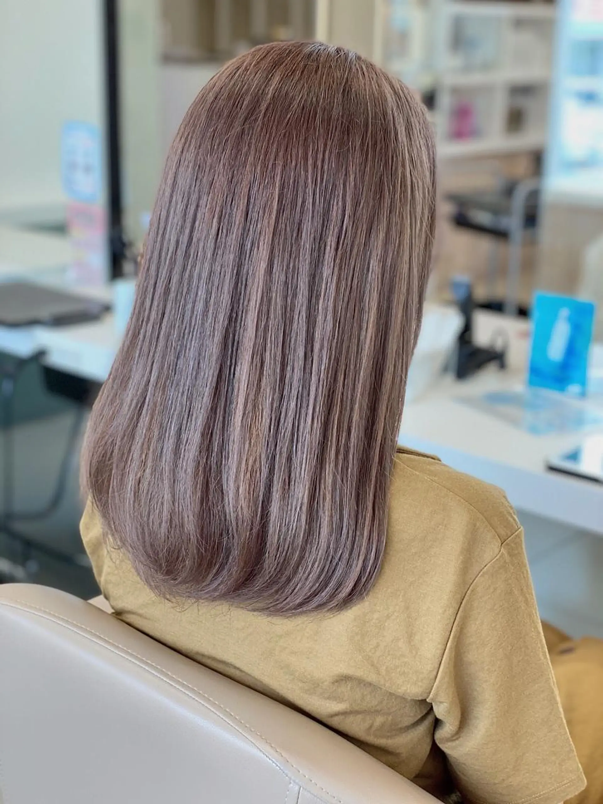 ミディアム カラー ヘアアレンジ ベージュカラー ブリーチ 透明感カラー クリスタルマジック hair &　eyeのヘアスタイル