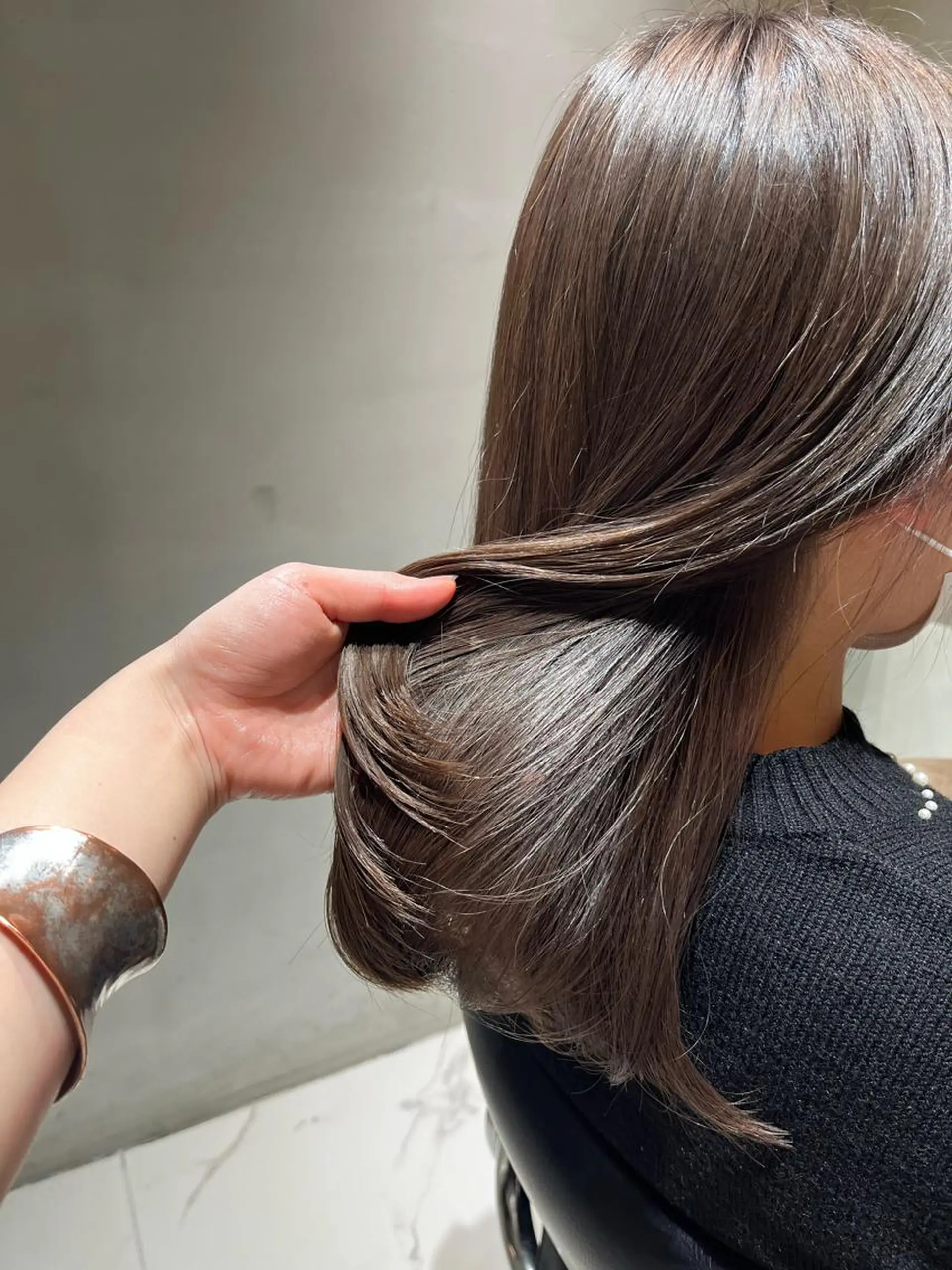 セミロング カラー ヘアカラー トリートメント ヘッドスパ ヘアセット カジュアルを女っぽく 𝗮𝘆𝗮𝗰𝗼のヘアスタイル