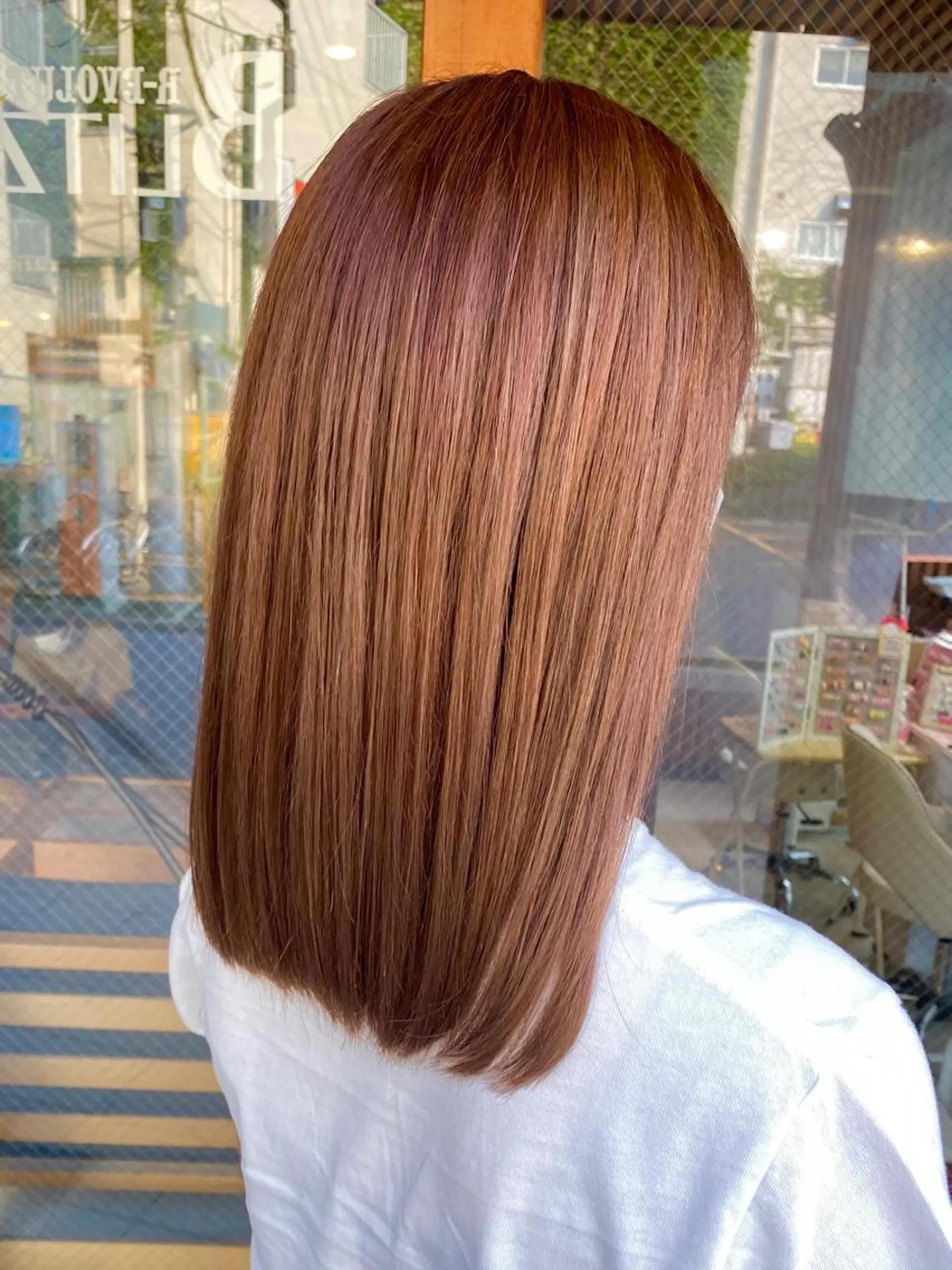 セミロング カラー ベージュカラー オレンジ オレンジベージュ コントラスト バレイヤージュ志鎌のヘアスタイル