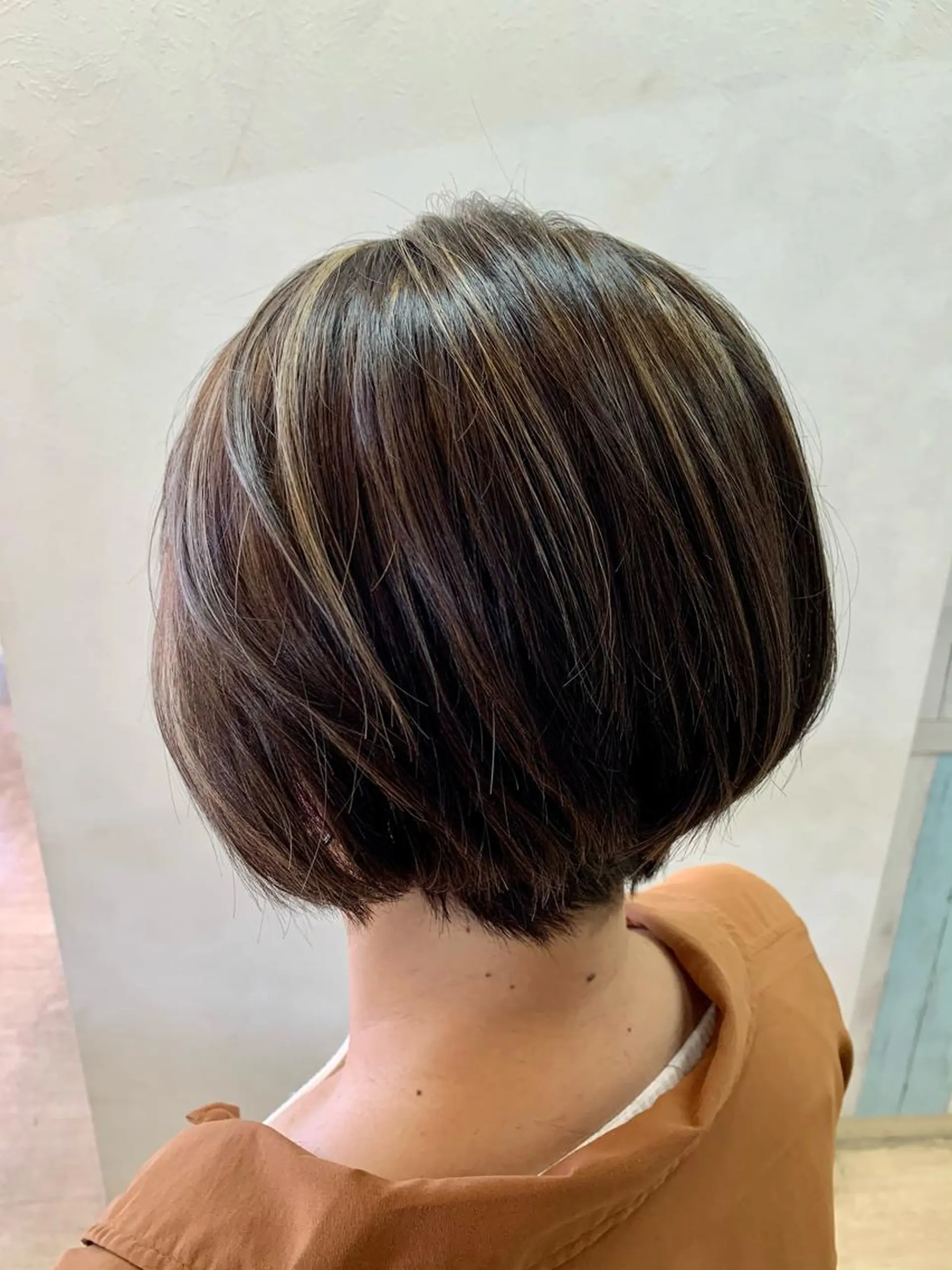 ショート カラー ハイライトカラー ハイライト ショートヘア カット ヘアカラー トリートメント 加藤（旧姓　今竹） 遥花のヘアスタイル