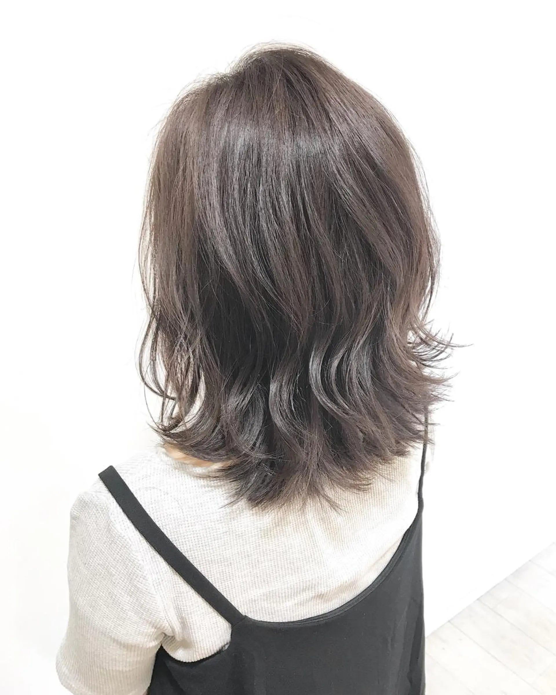 ショート カラー 外ハネヘア ヘアカラー トリートメント chiyo yasuのヘアスタイル