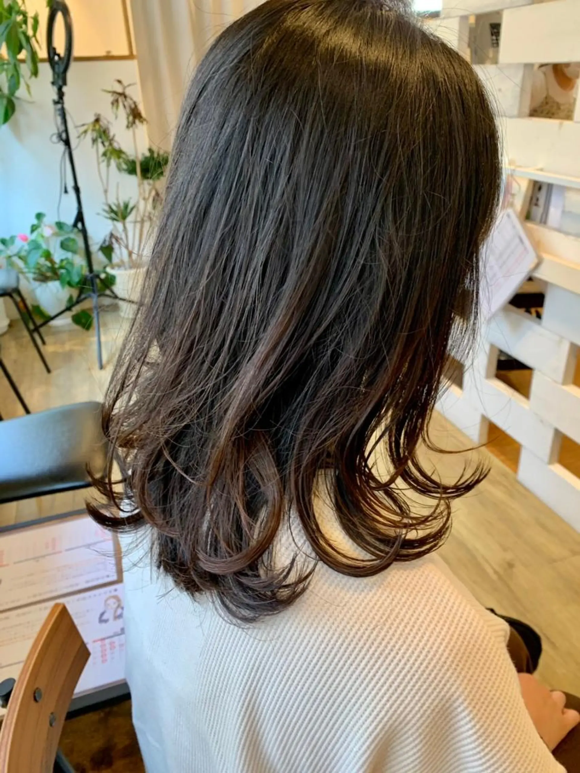 ミディアム カラー ハイライトカラー ハイライト chill out 南塚口本店のヘアスタイル