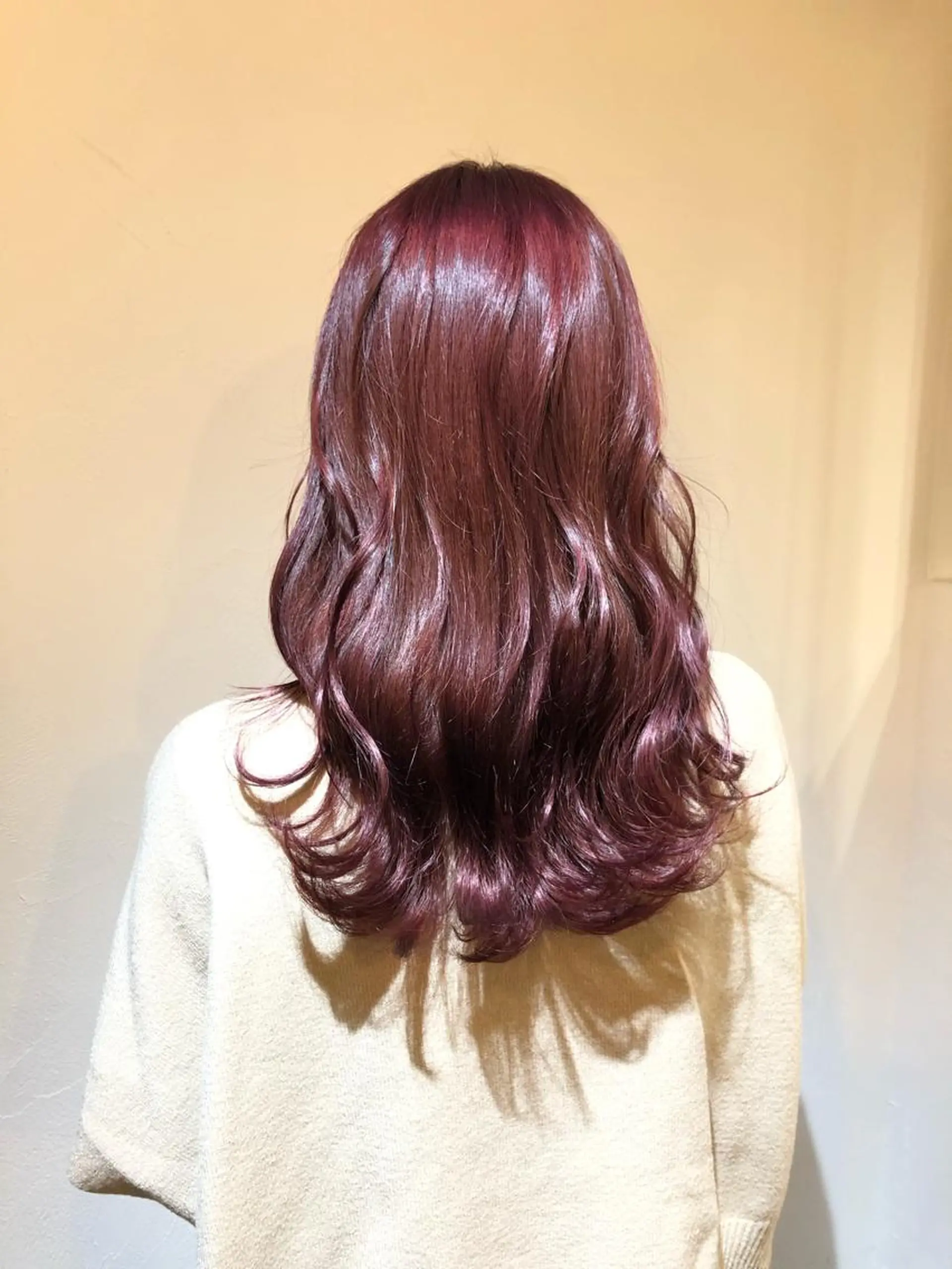 セミロング カラー カシス ピンクカラー ヘアカラー Bei Licoldo.Atole  ベイリコルド アトリ所属・ブリーチ、縮毛 髪質改善　宮城一真のヘアスタイル