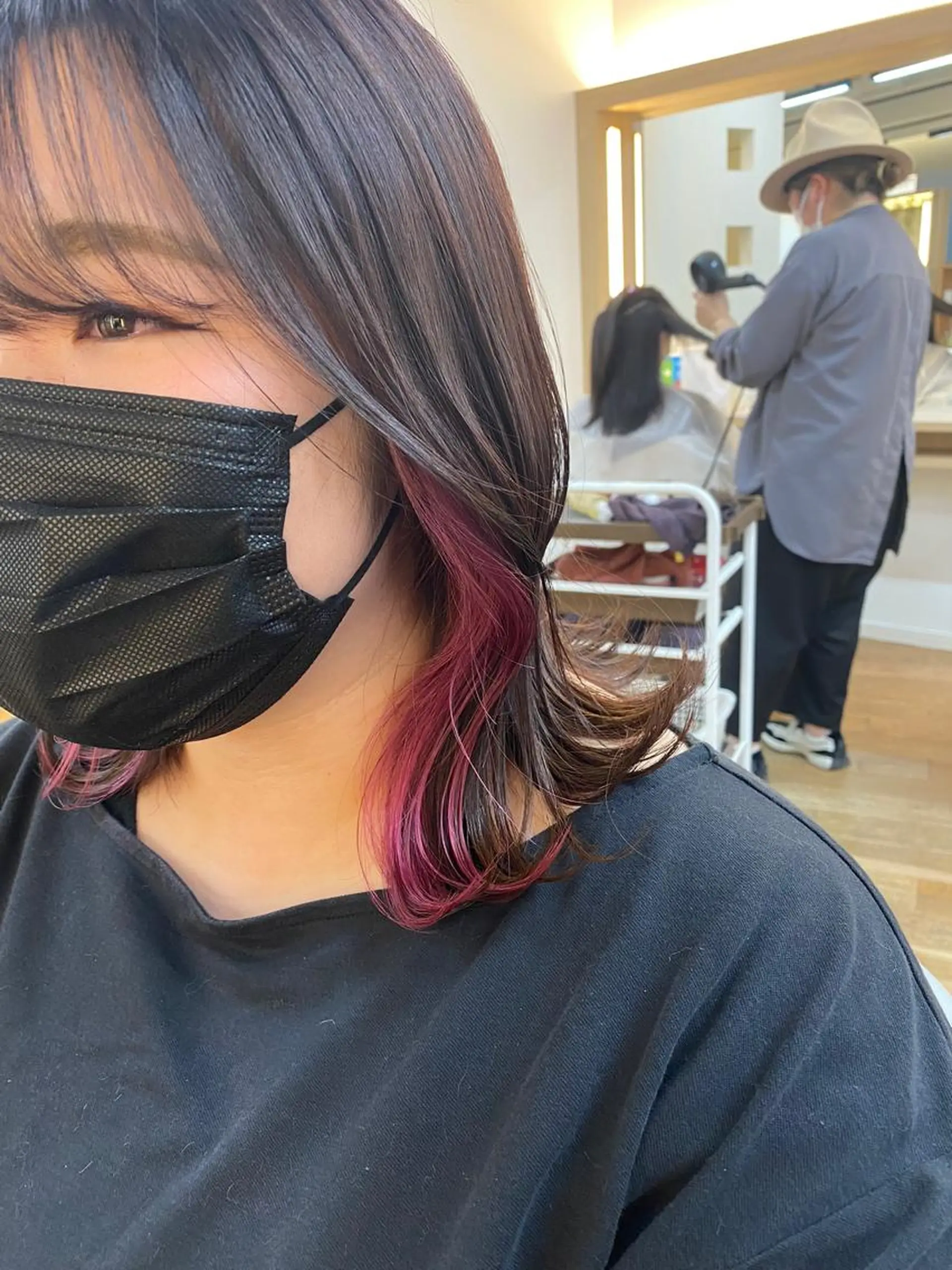 セミロング カラー ヘアアレンジ インナーカラー ピンクカラー 韓国風ヘア 韓国ヘア sasugaのヘアスタイル