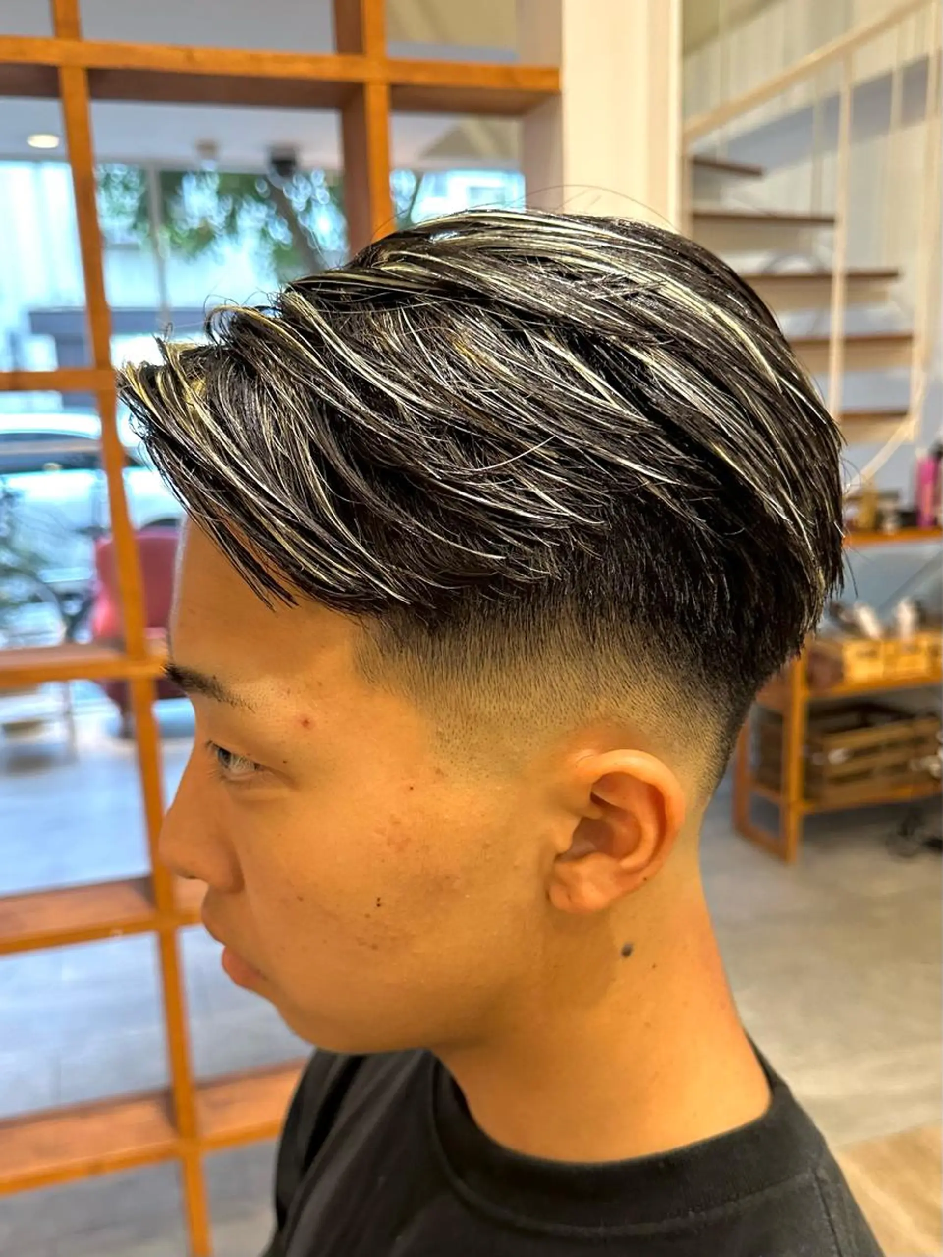 ショート カラー ハイライトカラー ハイライト カット ヘアカラー peakshair所属・北堀江メンズパーマ 特化◎下村悠人のヘアスタイル