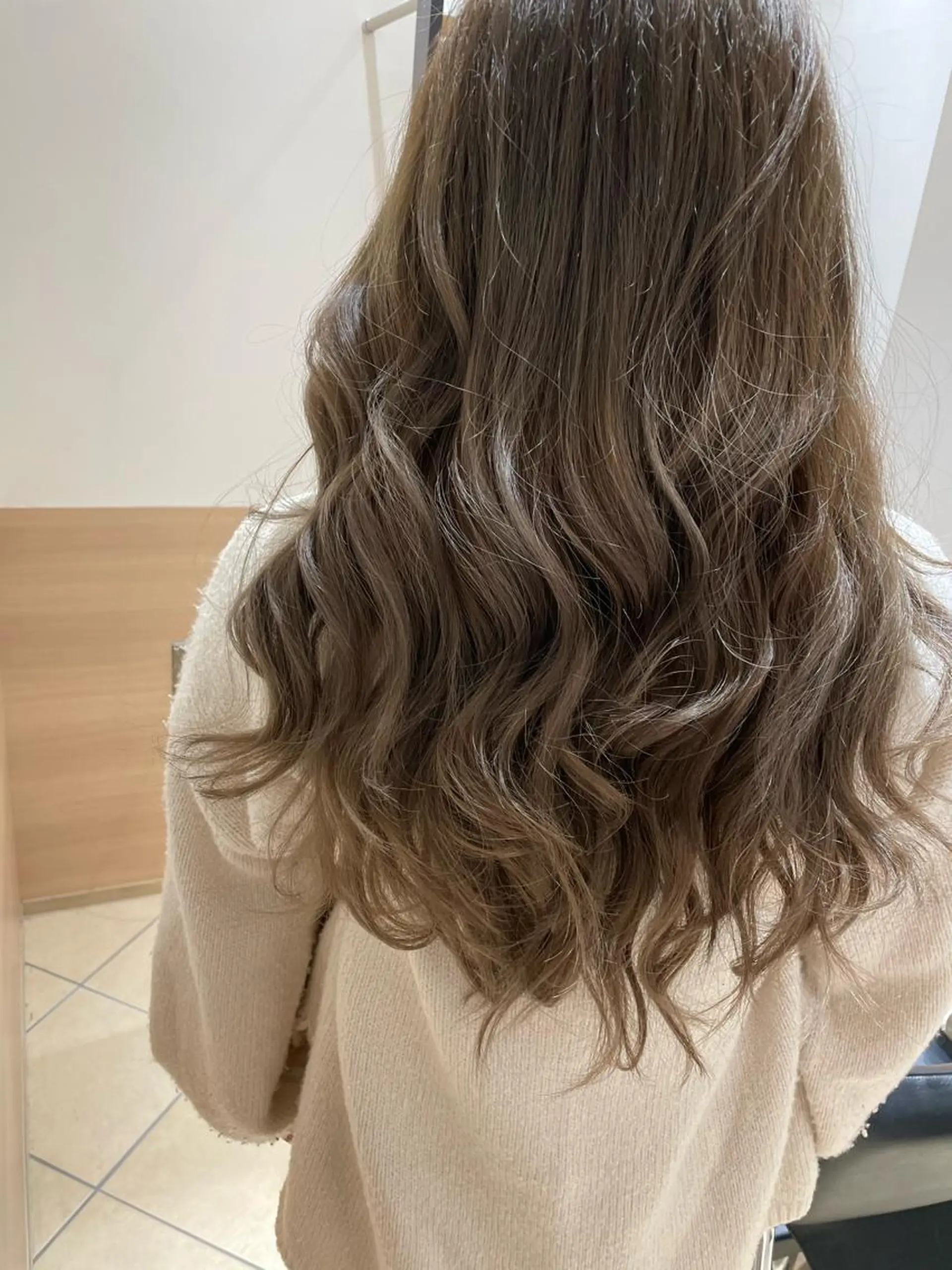 ロング カラー ベージュカラー ブラウンカラー ケアカラー ピンクカラー ピンクブラウン カット ヘアカラー GO TODAY SHAiRE SALON所属・天野 瑠真のヘアスタイル