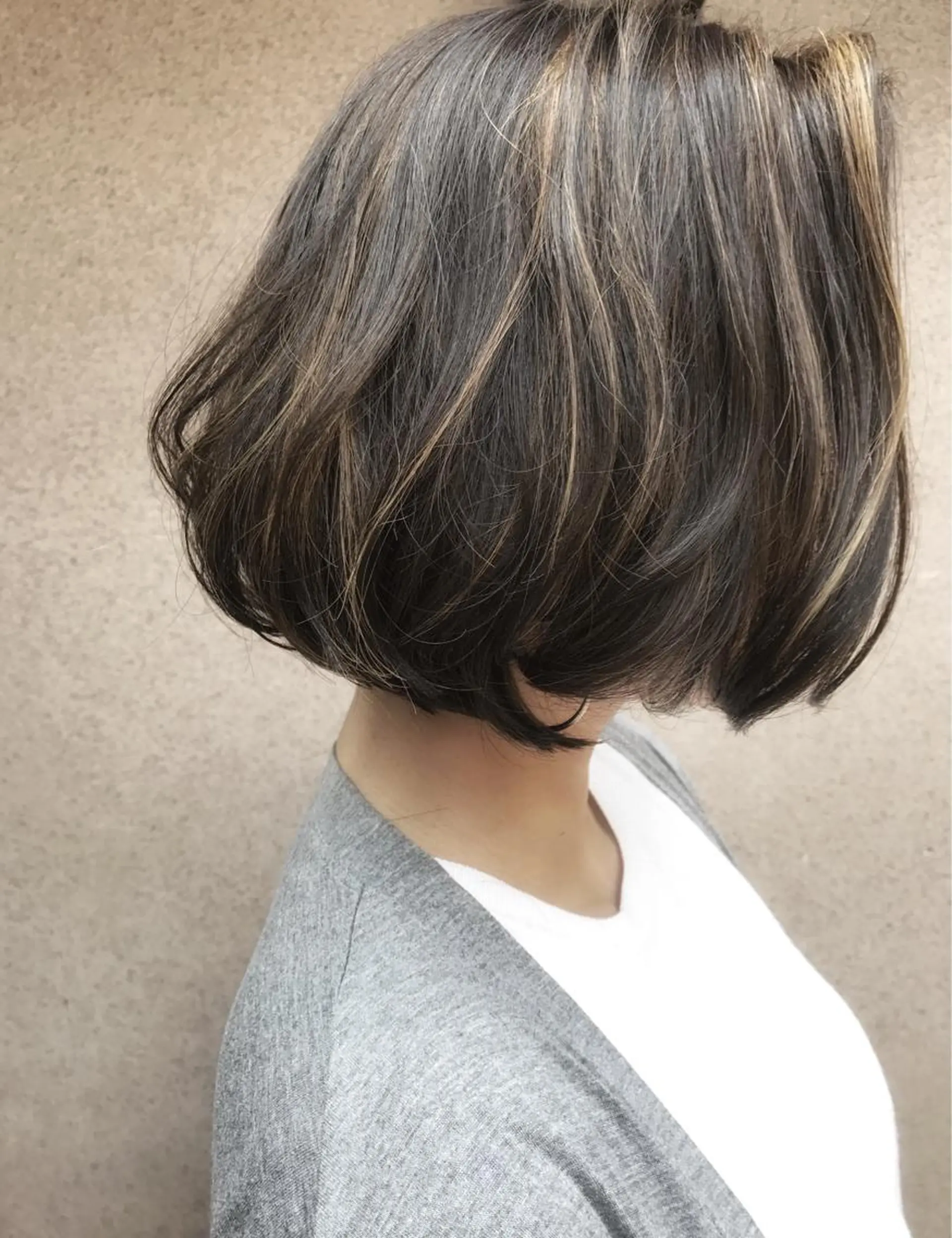 ショート カラー ハイライトカラー ハイライト vato マンツーマンサロンのヘアスタイル
