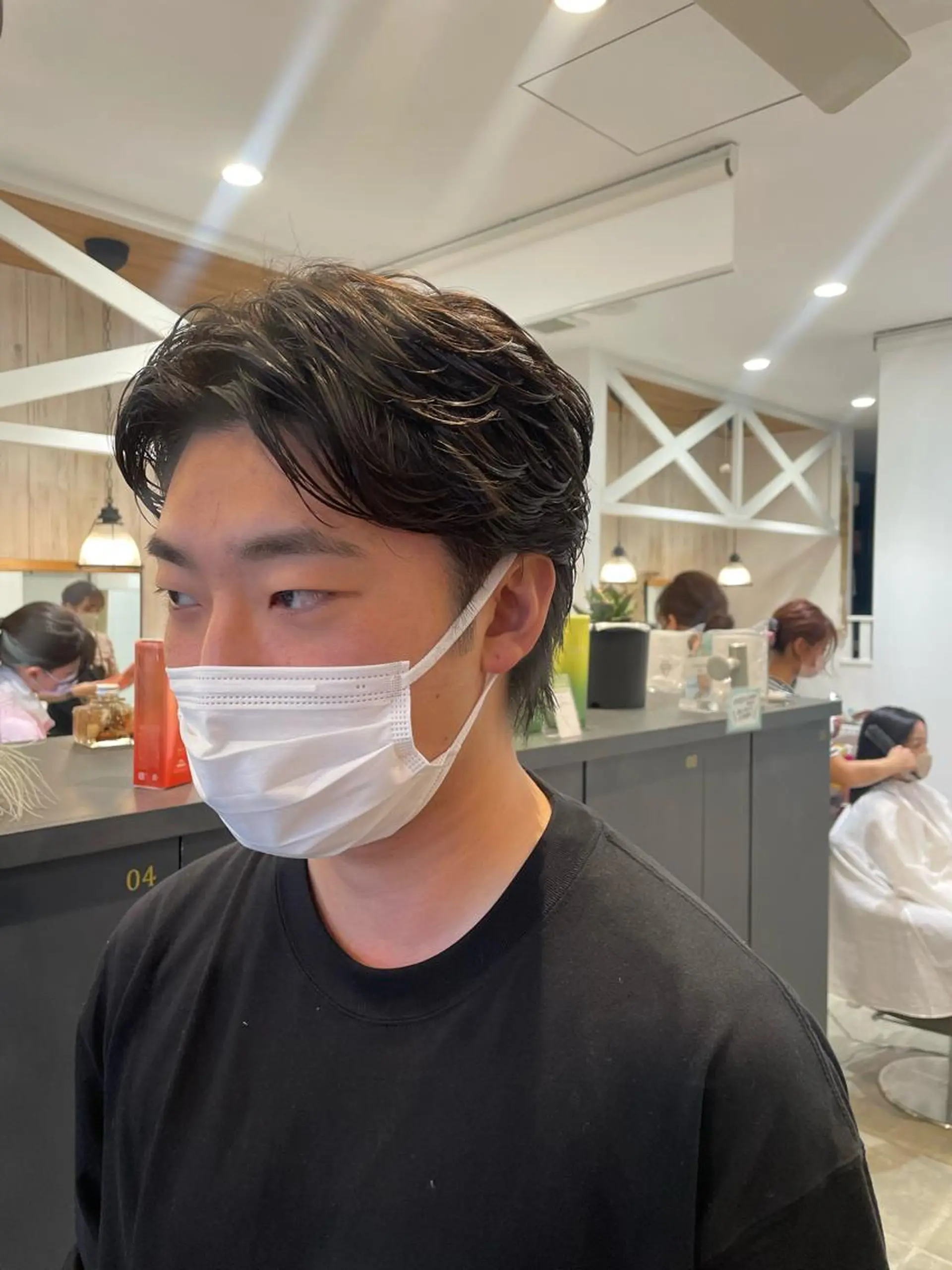 ショート パーマ 鈴村 大介のヘアスタイル