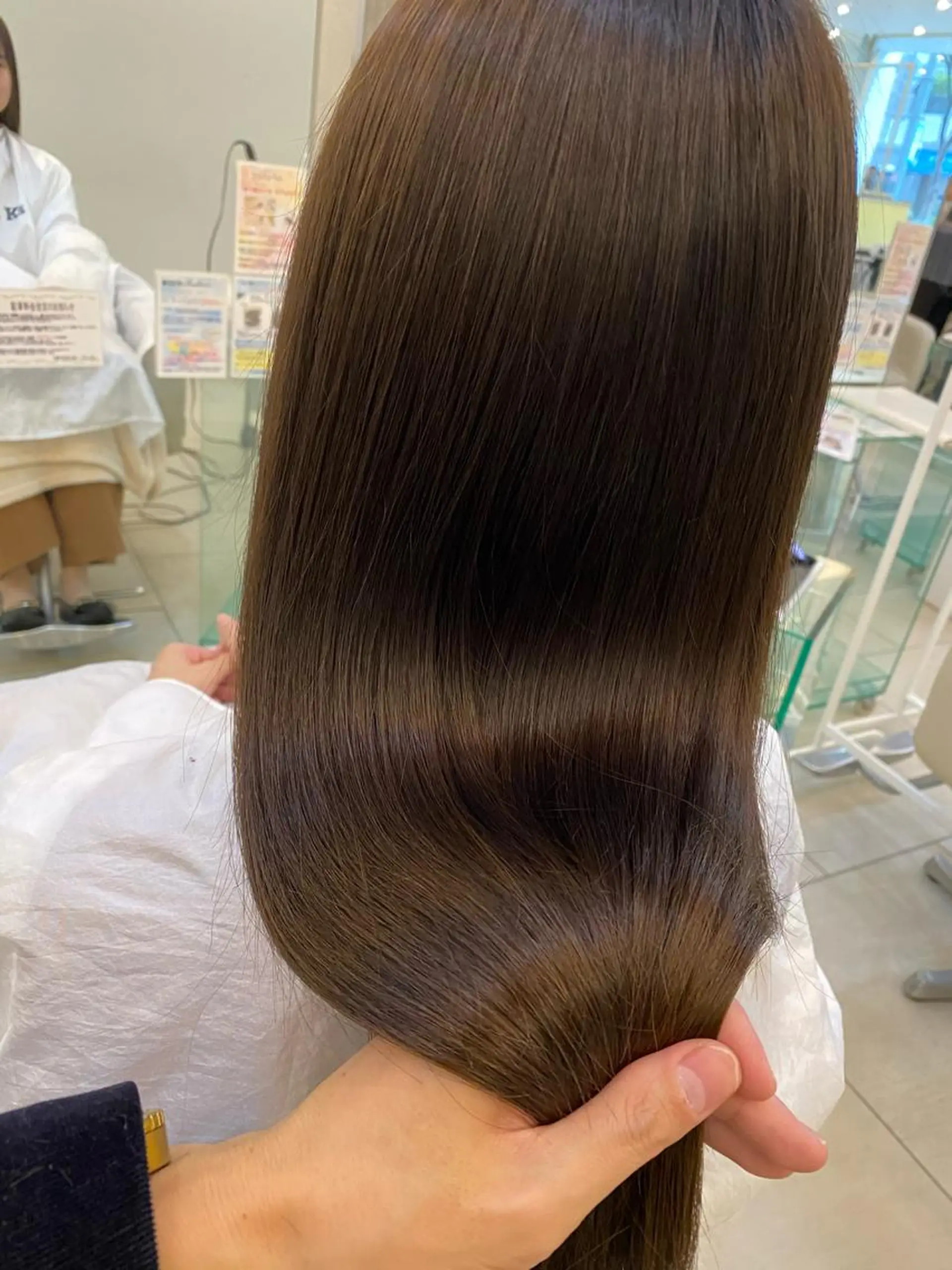 ロング アッシュ アッシュブラウン ヘアカラー トリートメント ジェニファー ✂︎TOMOKI✂︎のヘアスタイル