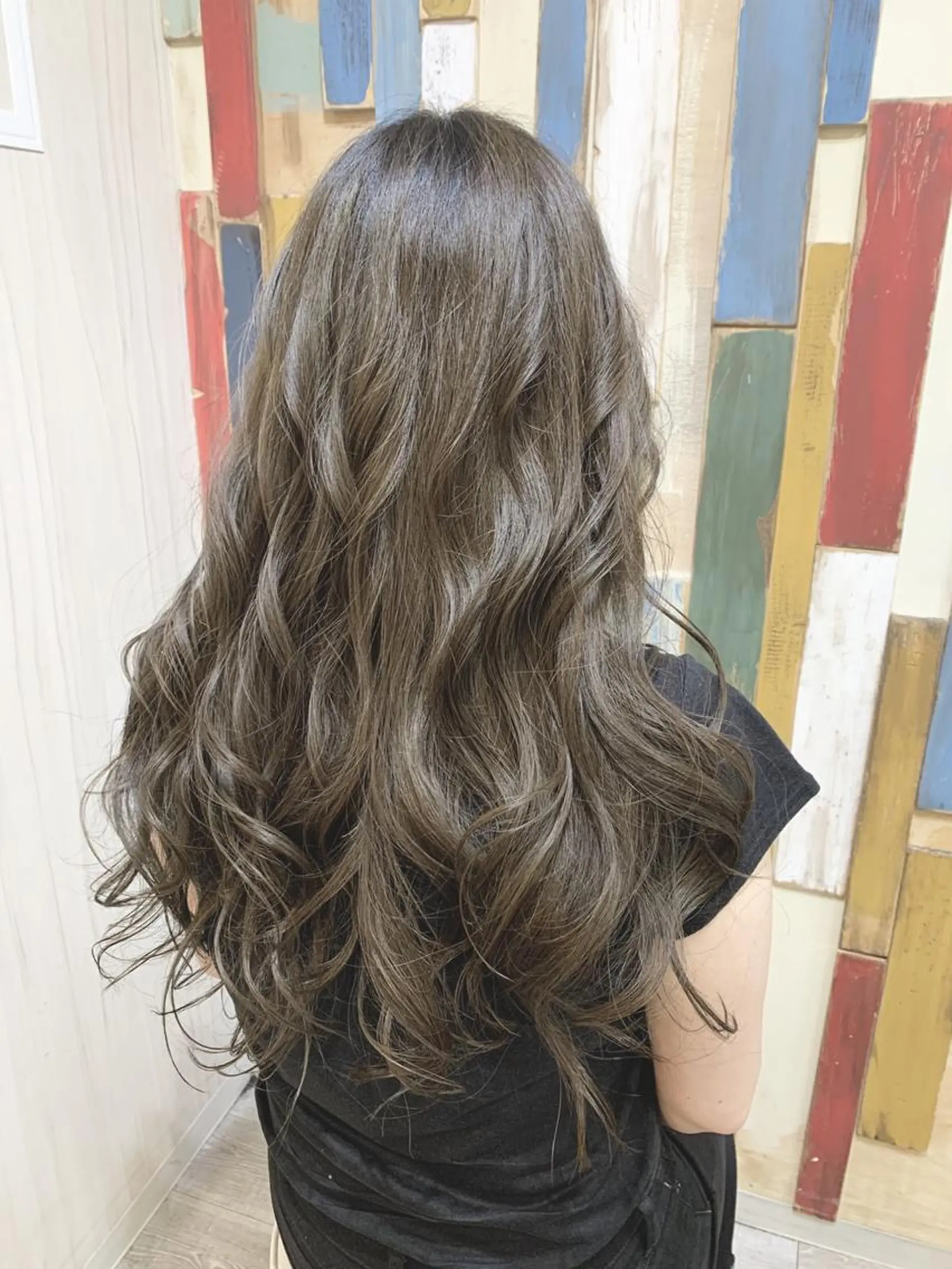 ミディアム カラー カット ヘアカラー トリートメント 嶋村夏実🌼レイヤー 🌸白髪ぼかしのヘアスタイル