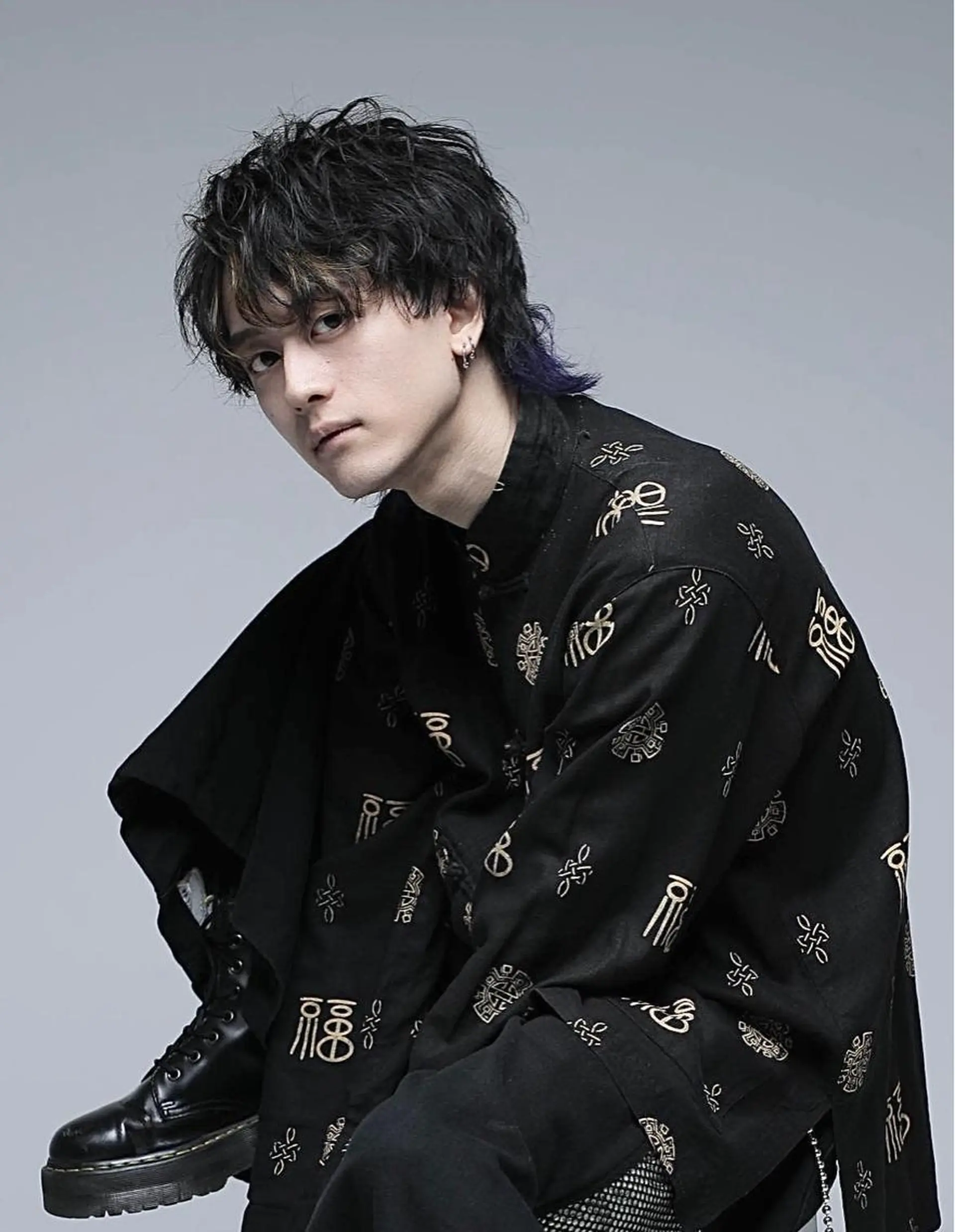 ミディアム パーマ メンズ ミディアムパーマ マッシュウルフ マッシュ メンズパーマ メンズツイストパーマ メンズサロン【owl 心斎橋】難波/アメ村のヘアスタイル