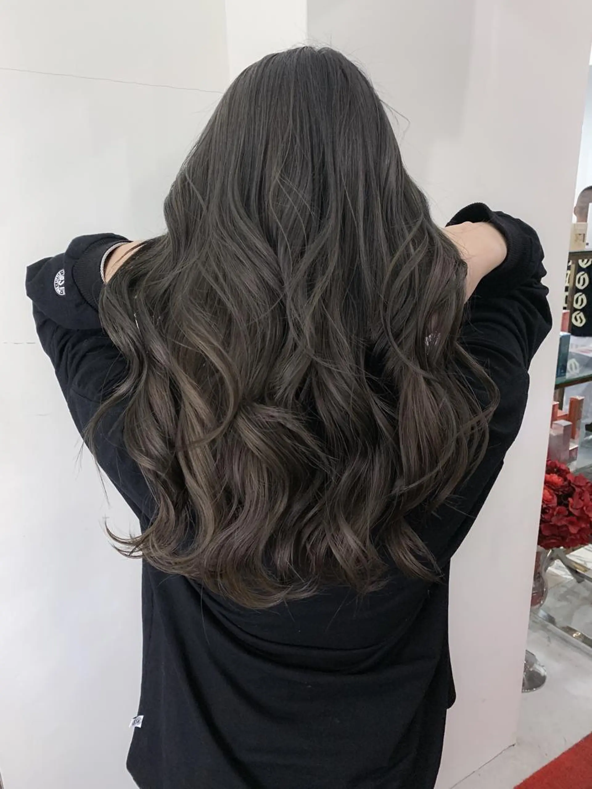 ロング カラー グレージュ バイオレットカラー バイオレットグレージュ エクステ（レミー毛） NINEのヘアスタイル