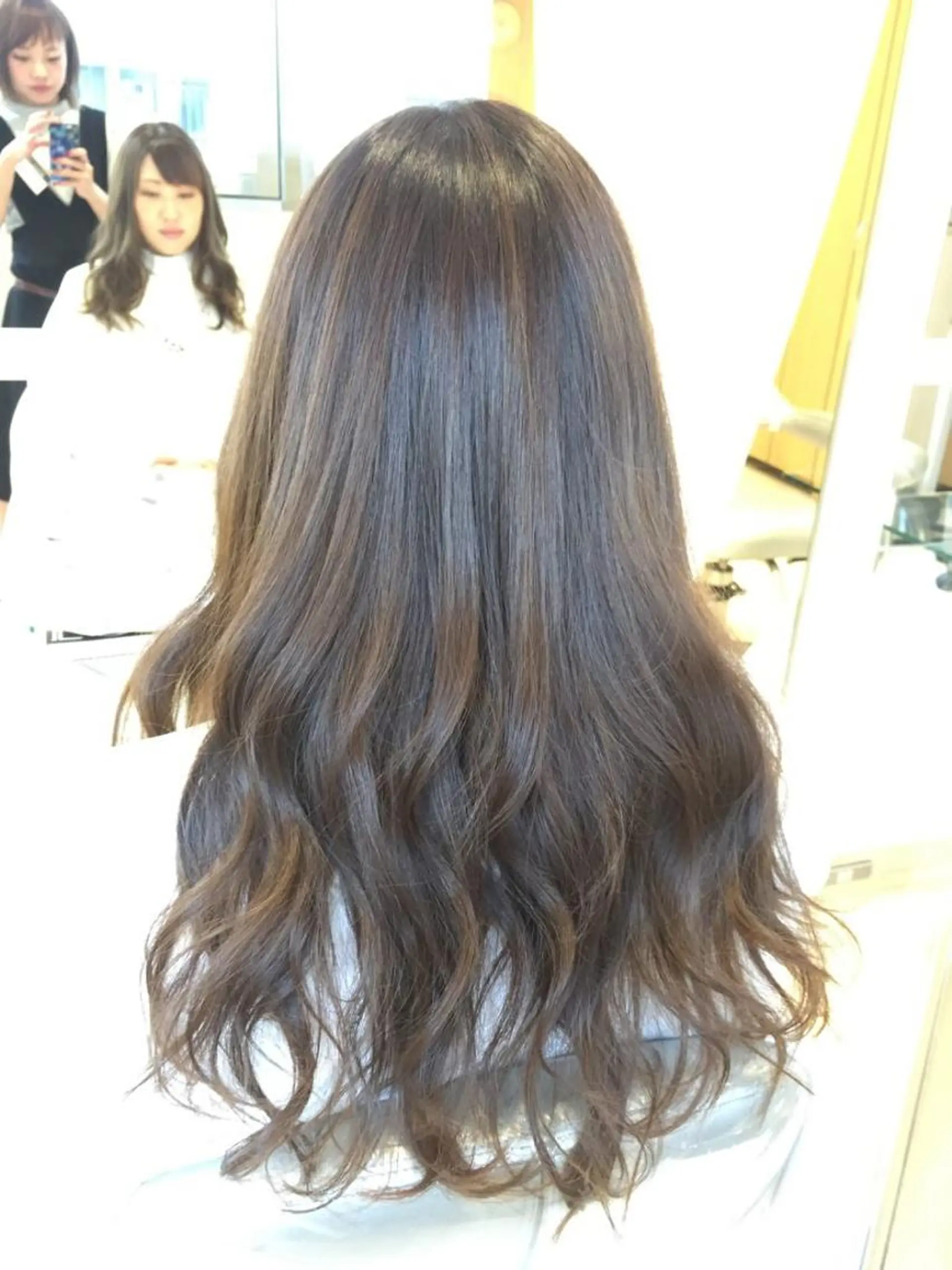 ロング カラー 透明感カラー イルミナカラー 内野 由紀のヘアスタイル