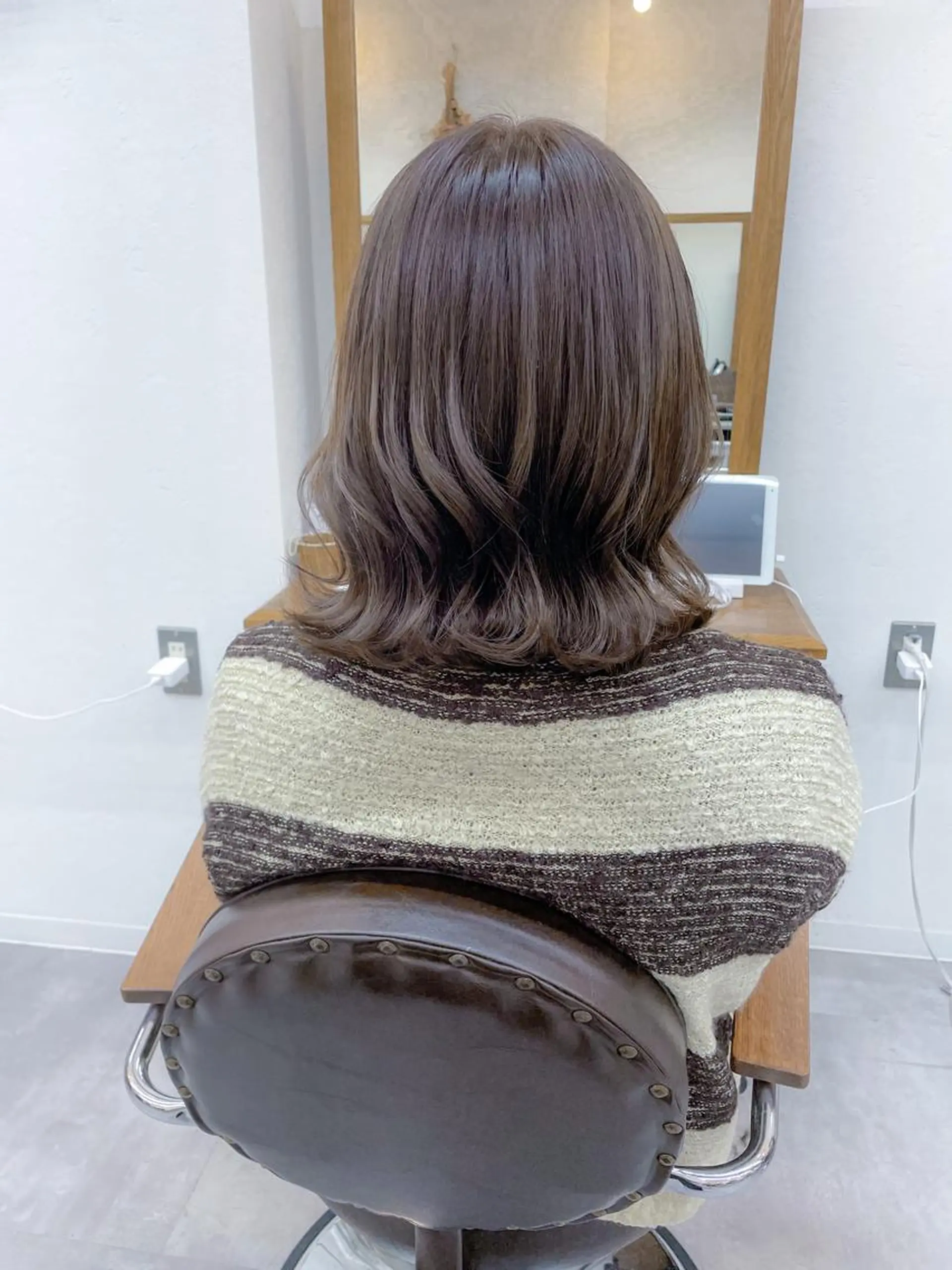 ミディアム カラー LUXBE  HAKATA博多バスターミナル店所属・Luxbe hakataのヘアスタイル