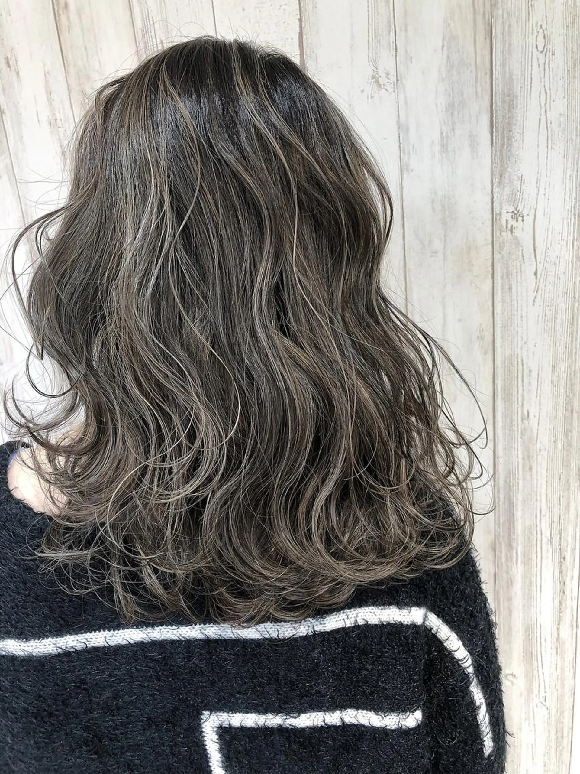 セミロング カラー HAIR&MAKE.sia所属・心斎橋ボブ 好原良真のヘアスタイル