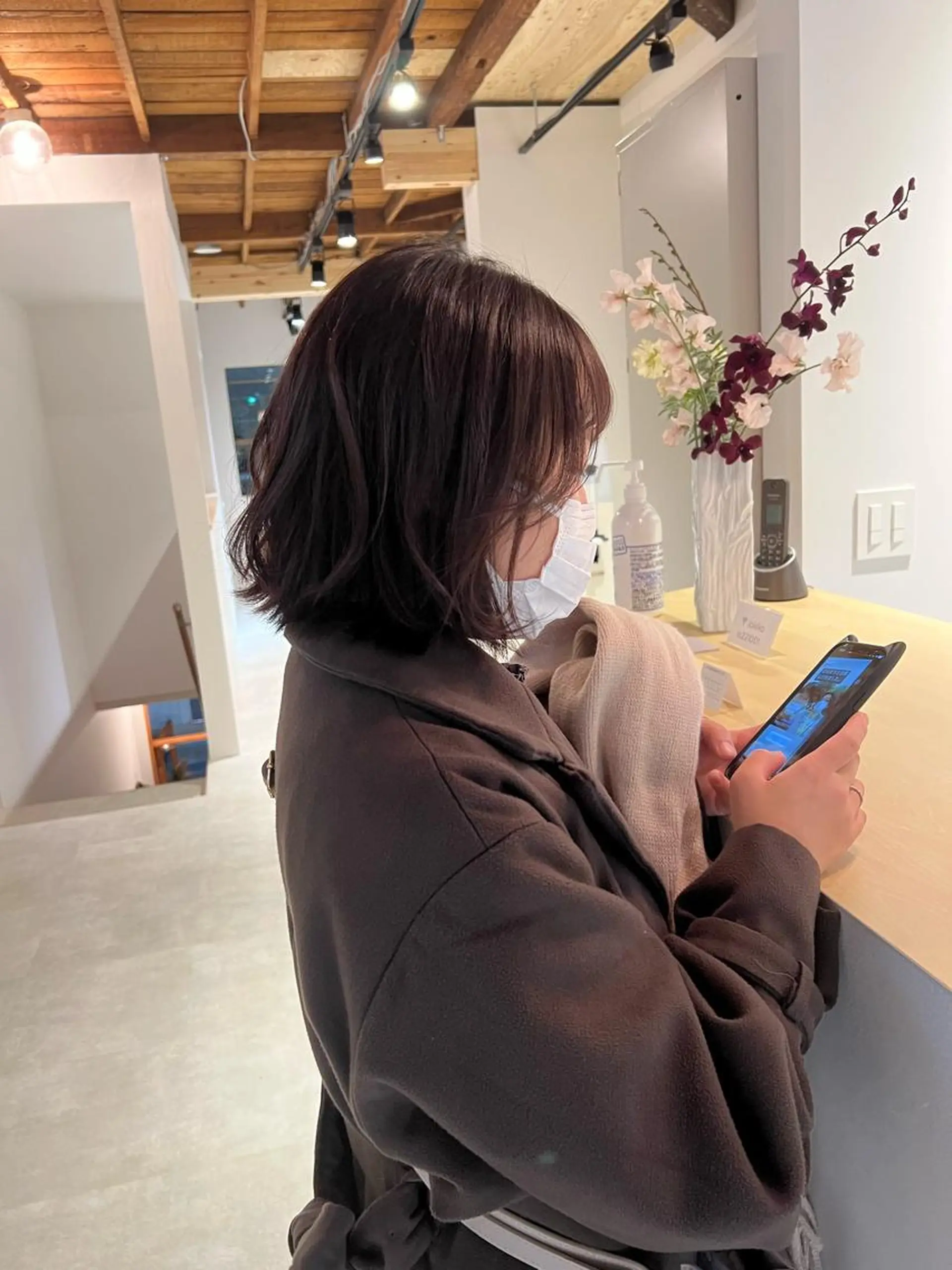 ミディアム カラー ブラウンカラー ココアブラウン ピンクカラー io濱川 遥のヘアスタイル