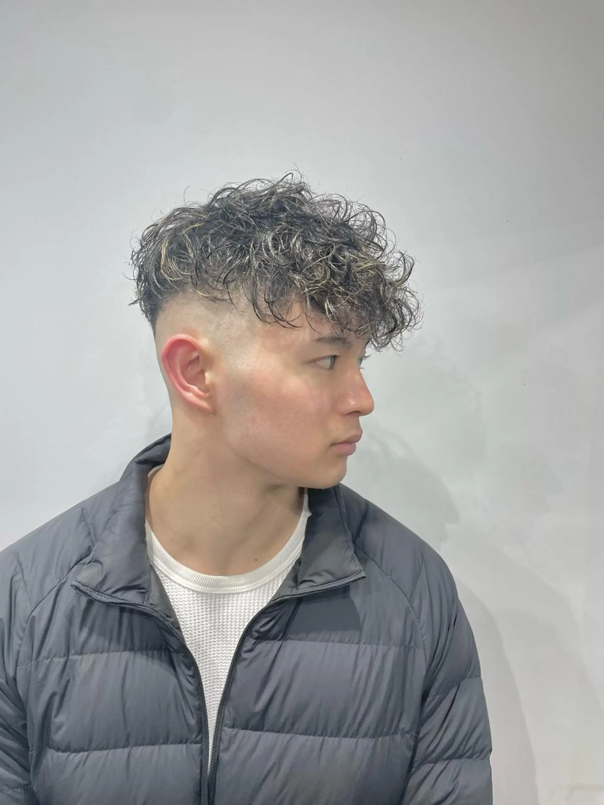 ショート カラー メンズ メンズハイライト スペインカール ハイライトカラー ハイライト 💈メンズパーマ💈 ナカザワ　　リョウのヘアスタイル