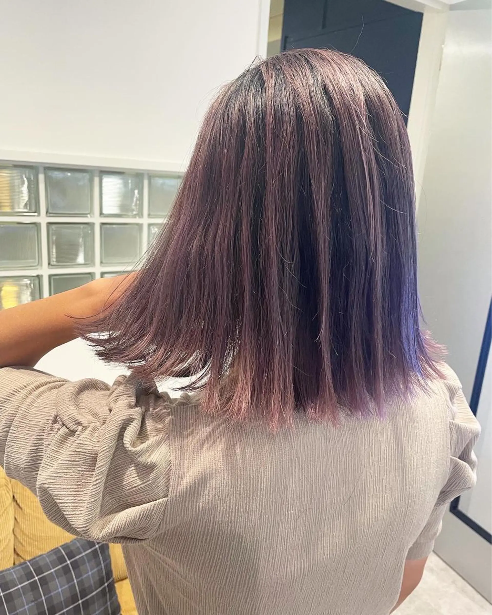 ミディアム カラー グレージュ ピンクカラー JIL BLAN 京都所属・RU RIのヘアスタイル