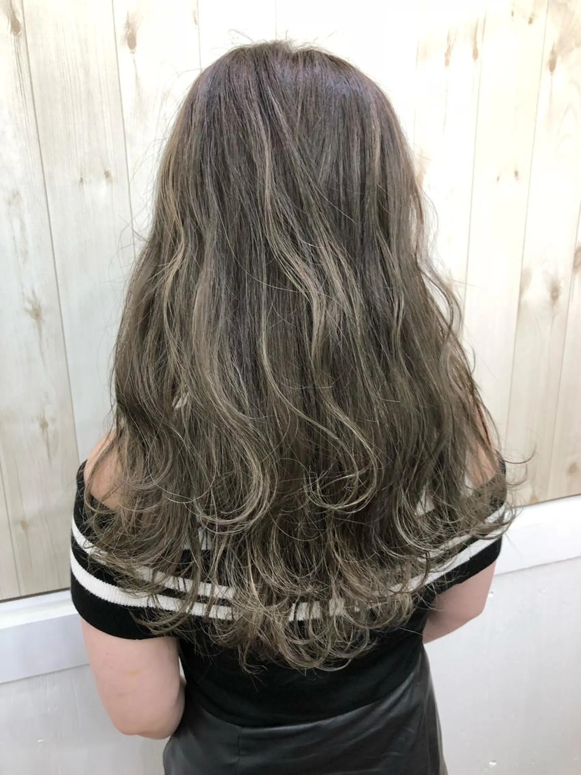 ロング カラー ハイライトカラー ハイライト ヘアカラー FERNA池袋所属・マンツーマン施術✂︎ 金田尚久🎨のヘアスタイル