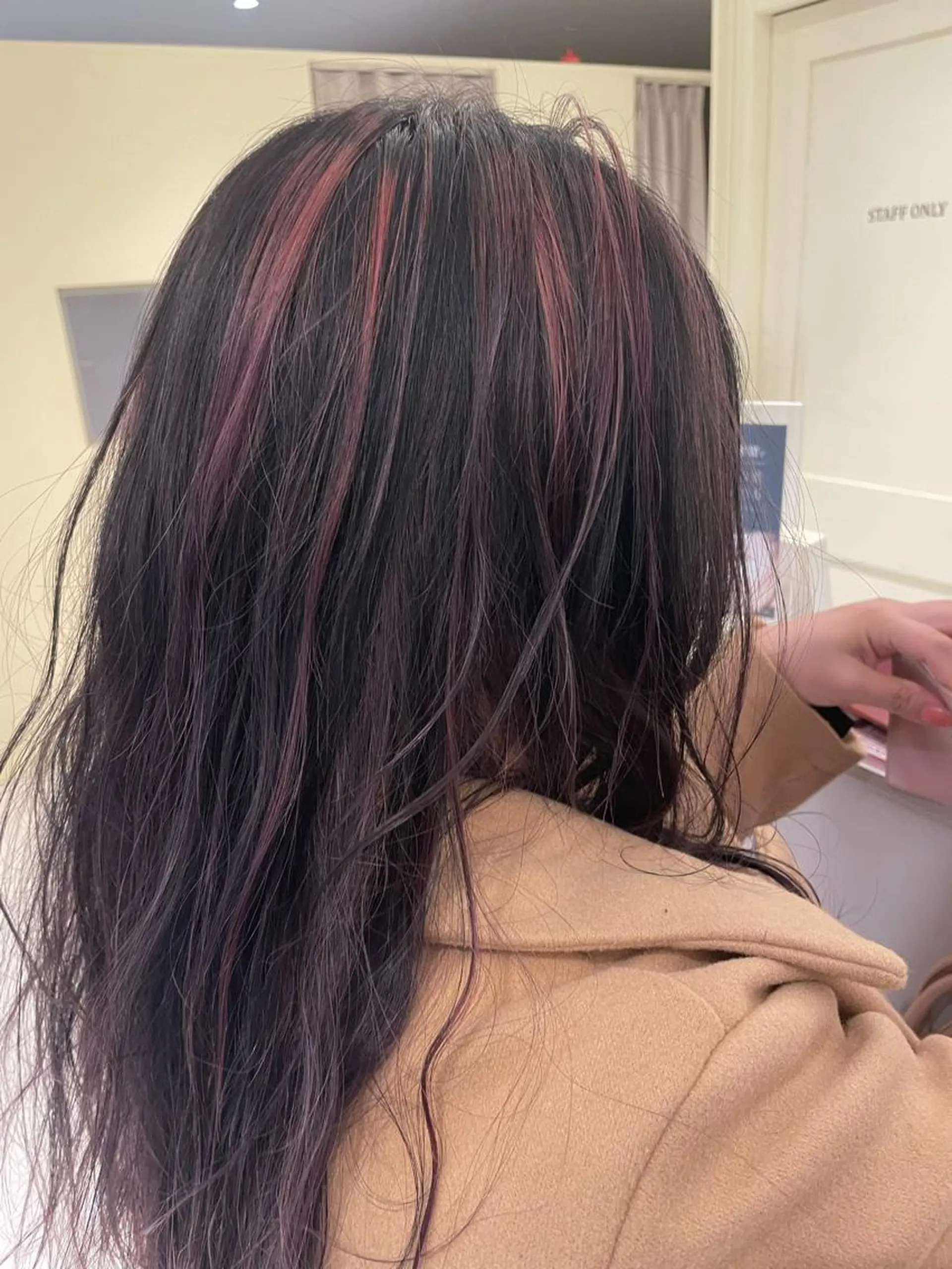 セミロング カラー ハイライトカラー ピンクカラー ハイライト EARTHセンター南店所属・宮澤 理久のヘアスタイル