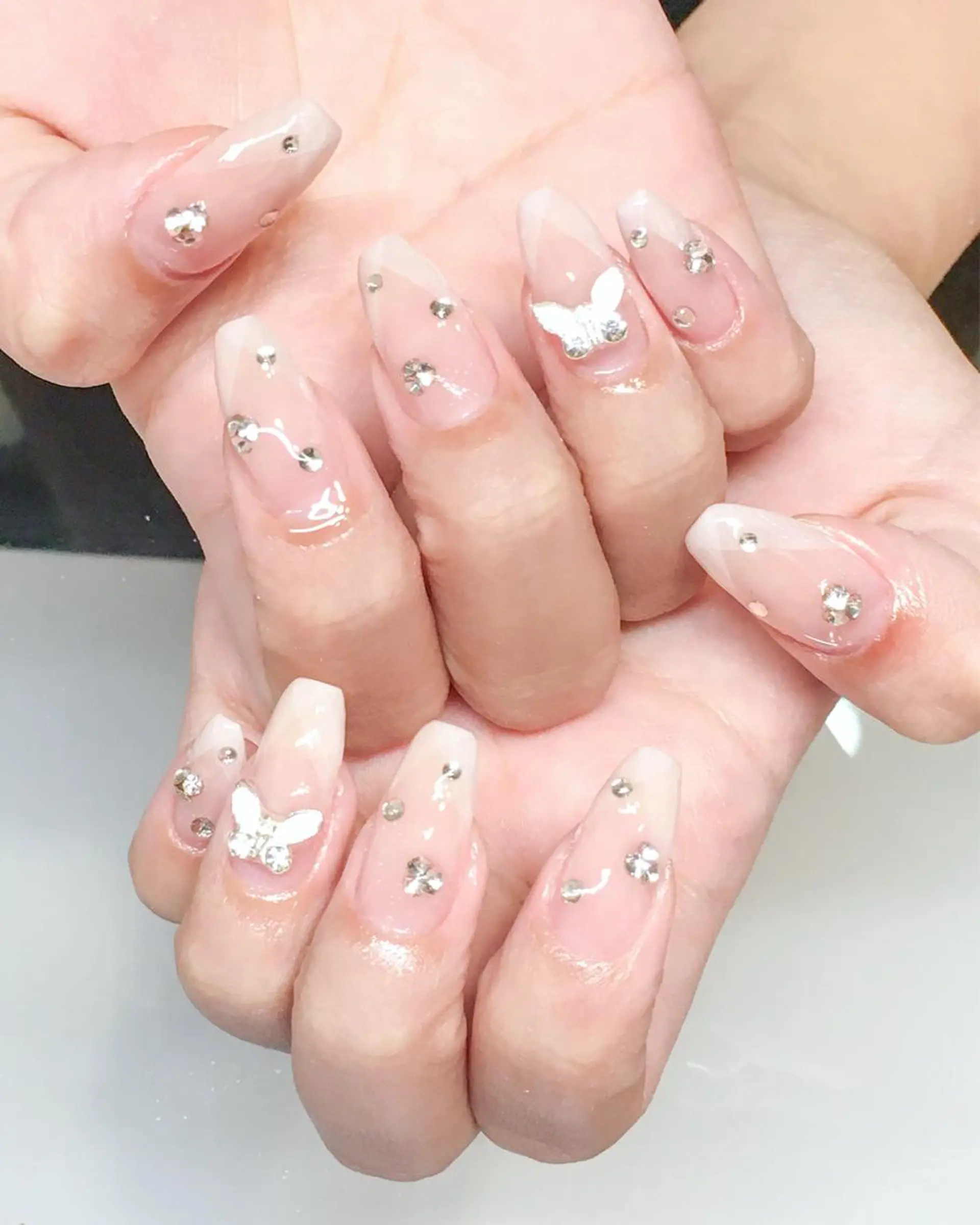 ネイル フレンチネイル ジェルネイル キラキラネイル リボン ワンホンネイル Nyanco Nailのネイルデザイン