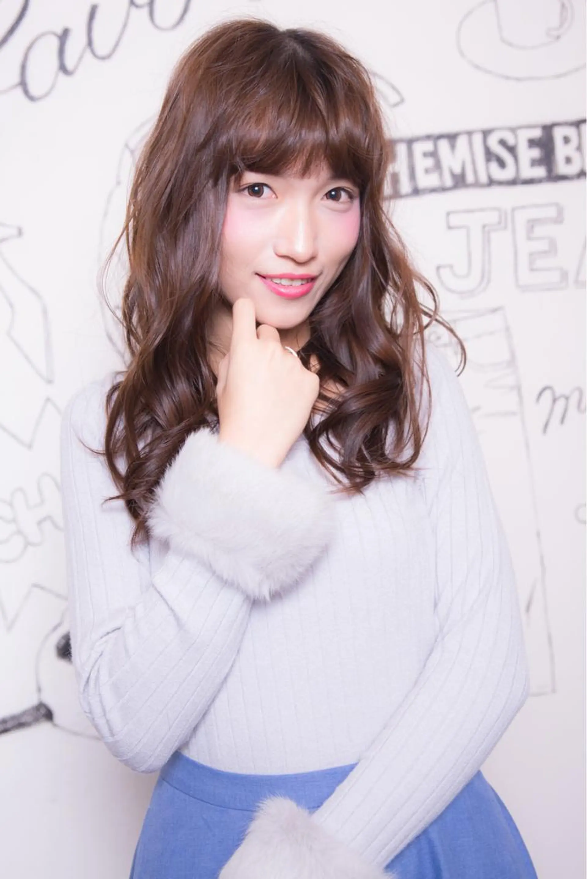 ロング カラー パーマ 板倉 花連のヘアスタイル