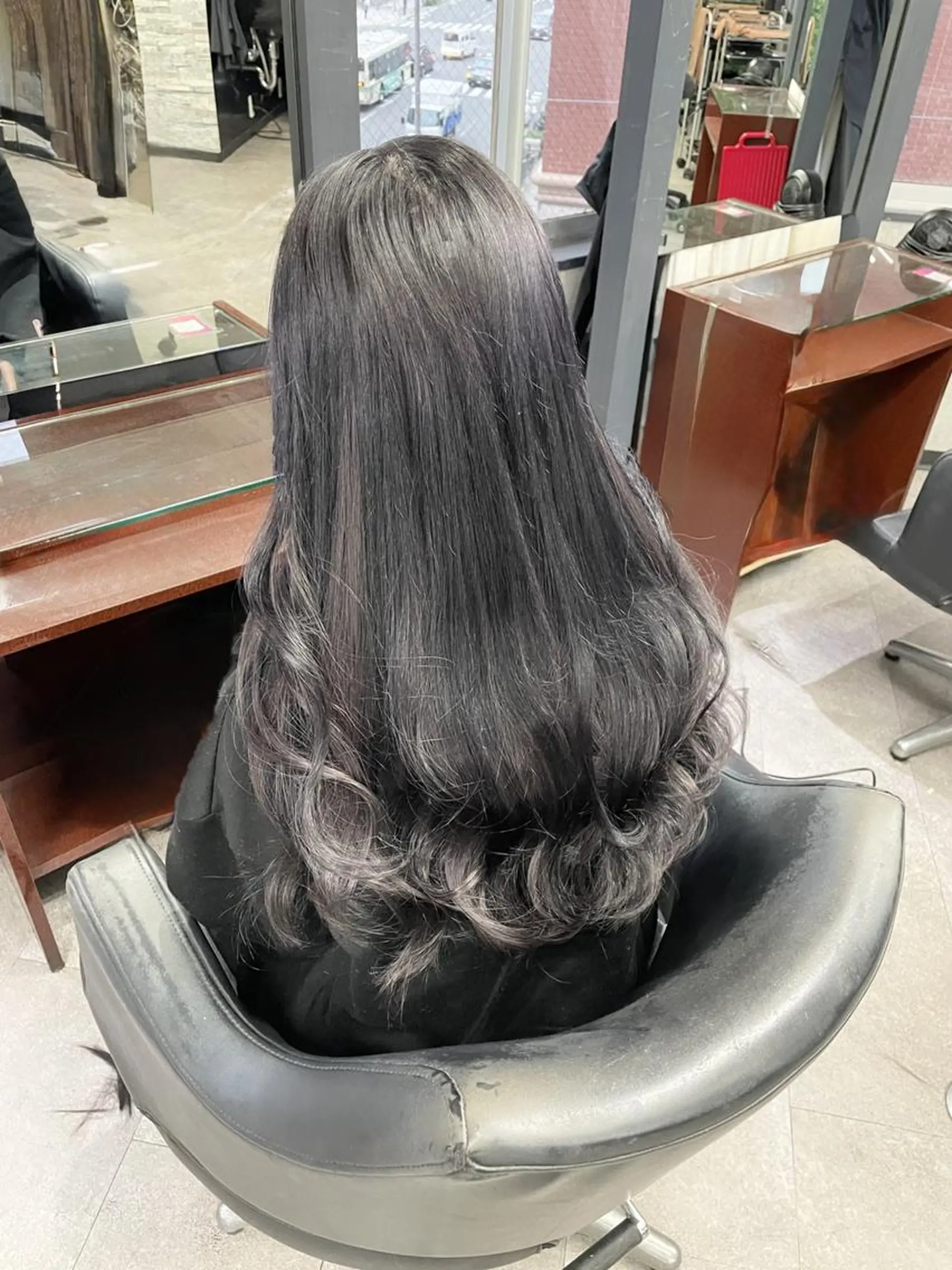 ロング エクステ 💎馴染むエクステ ×カラーTOMO💎のヘアスタイル