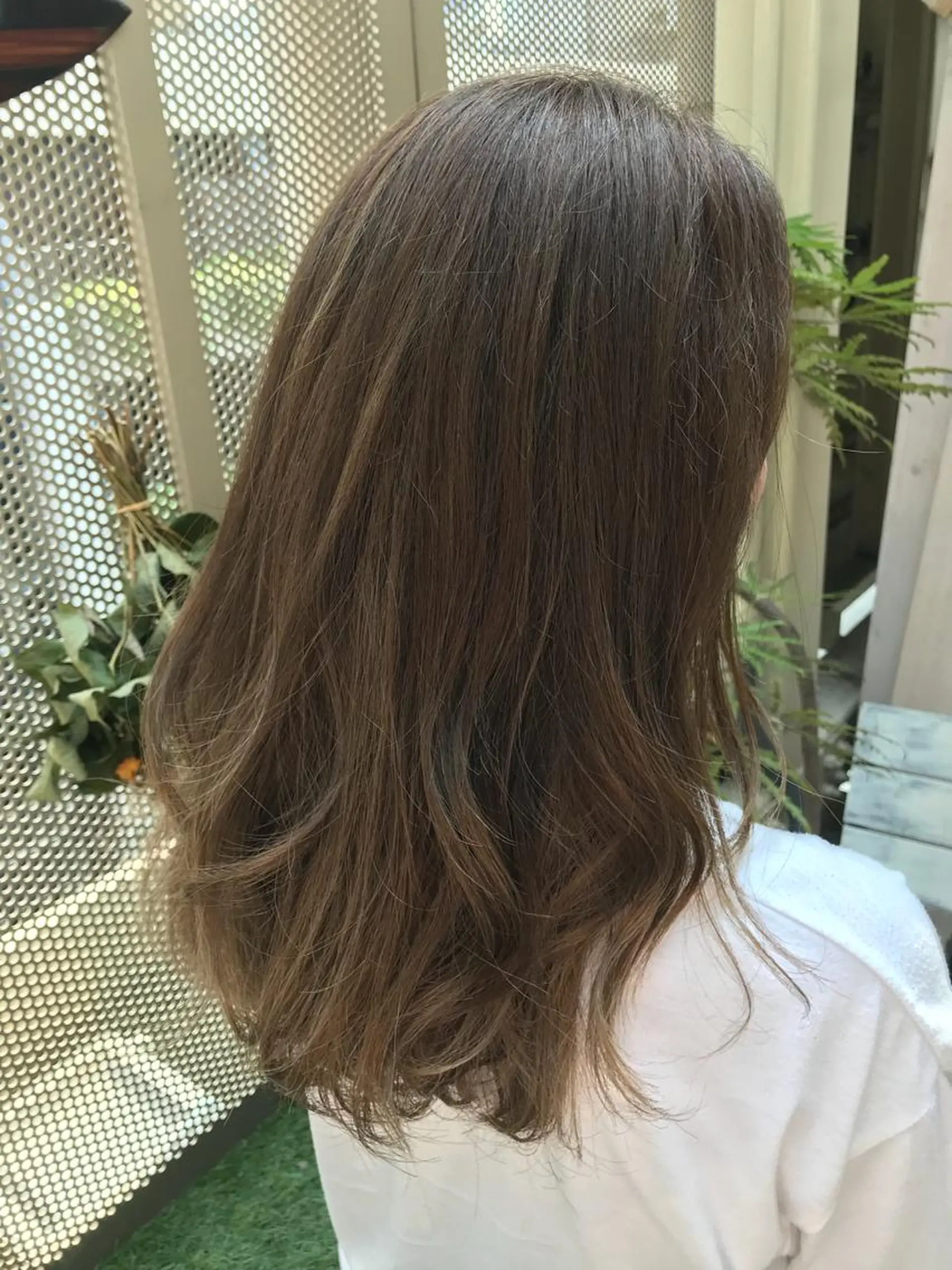 ミディアム カラー ベージュカラー 再現度&髪質改善 LISAのヘアスタイル