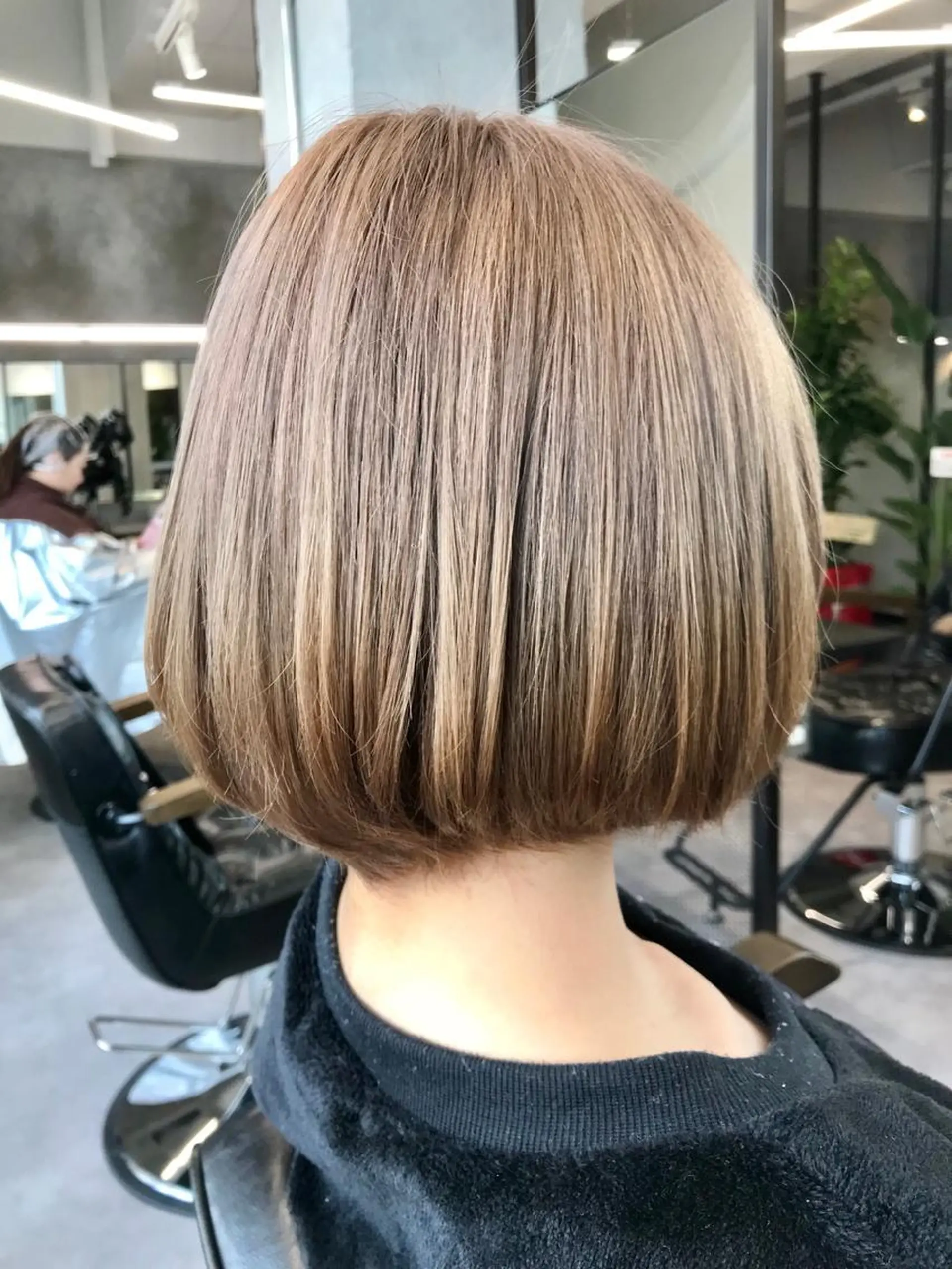 ショート ヘアカラー 色気レイヤー& ショートはお任せ🌟のヘアスタイル