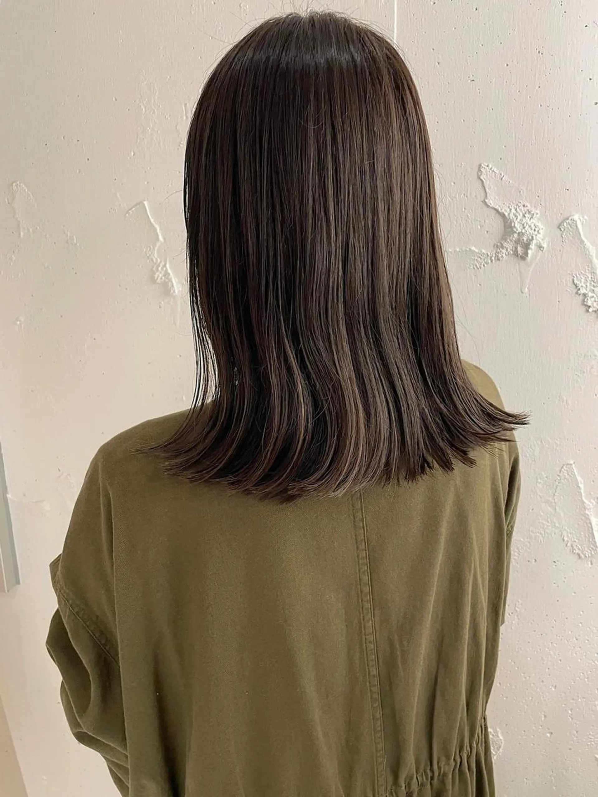 セミロング カラー ヘアアレンジ ベージュカラー ブリーチ ブリーチなしカラー オリーブベージュ 透明感color 🥣suzunaのヘアスタイル