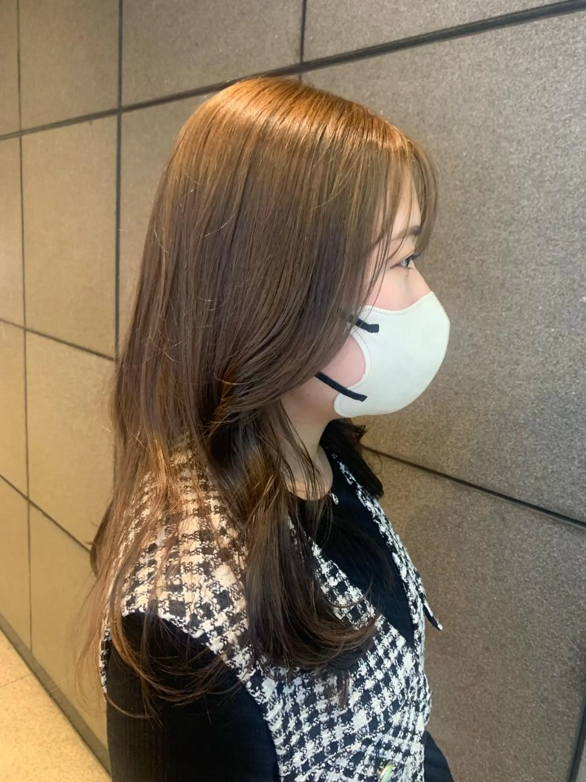 ロング カラー ベージュカラー 透明感カラー オリーブベージュ 顔まわりレイヤー 顔周りカット SALOWIN    銀座RAY 2所属・yamashika honokaのヘアスタイル