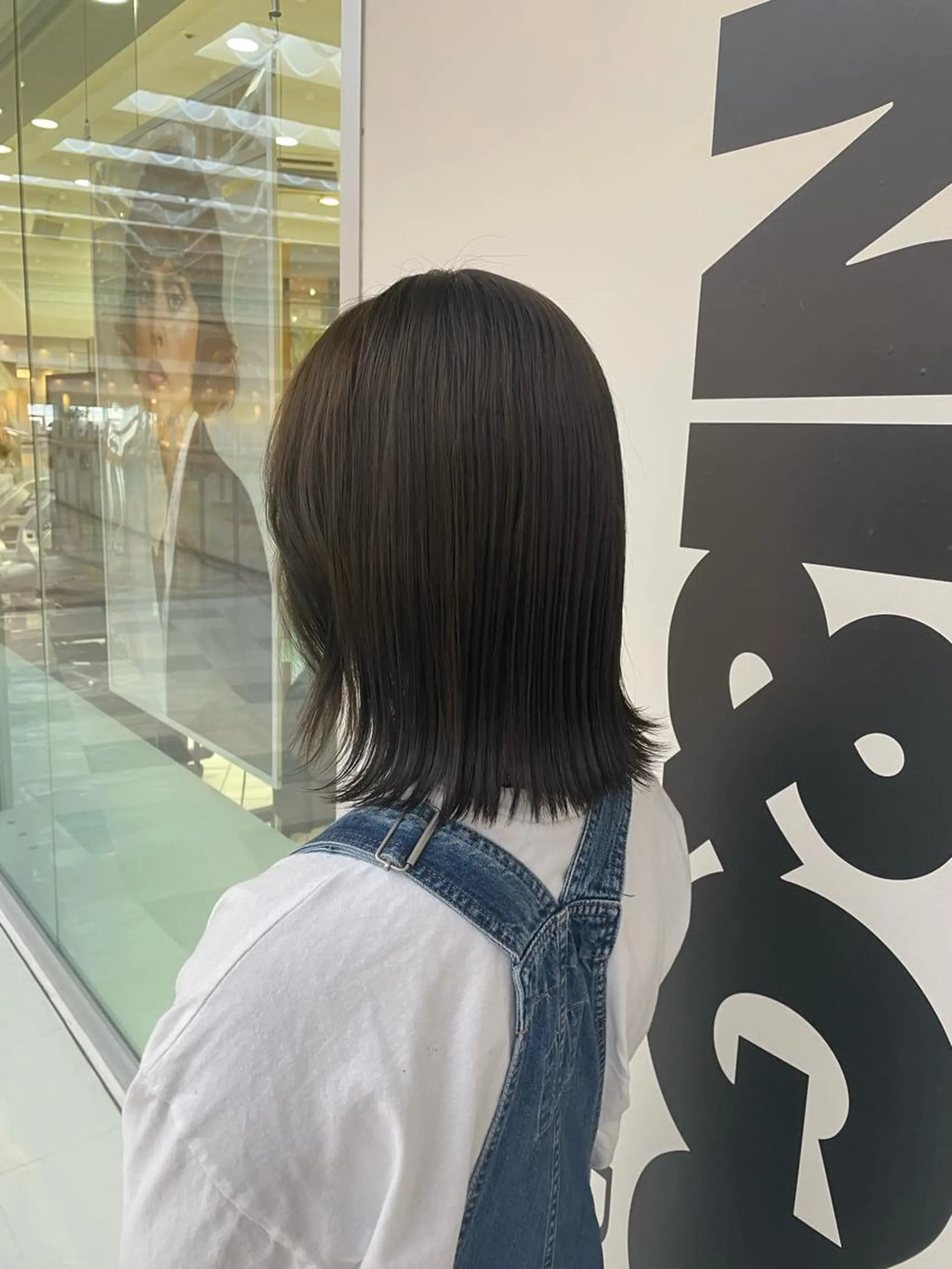 ミディアム カラー ブラウンカラー ナチュラルブラウン 外ハネヘア 今だけカット無料✨ 表参道美容師 井出光のヘアスタイル