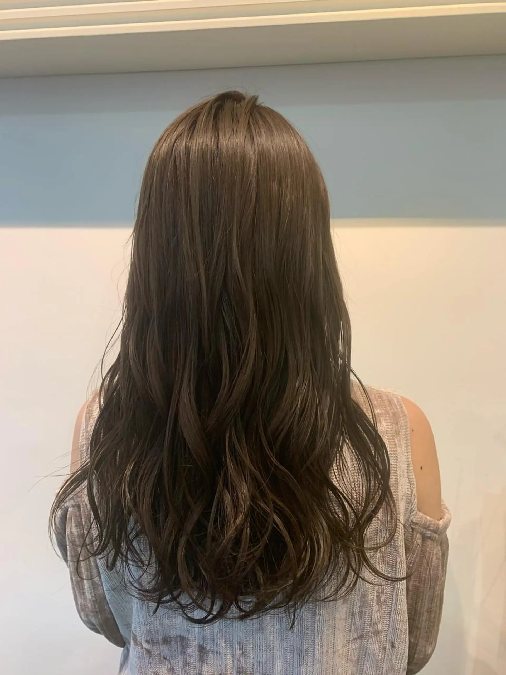 セミロング カット ヘアカラー トリートメント ヘッドスパ ヘアセット 山口 竣也のヘアスタイル