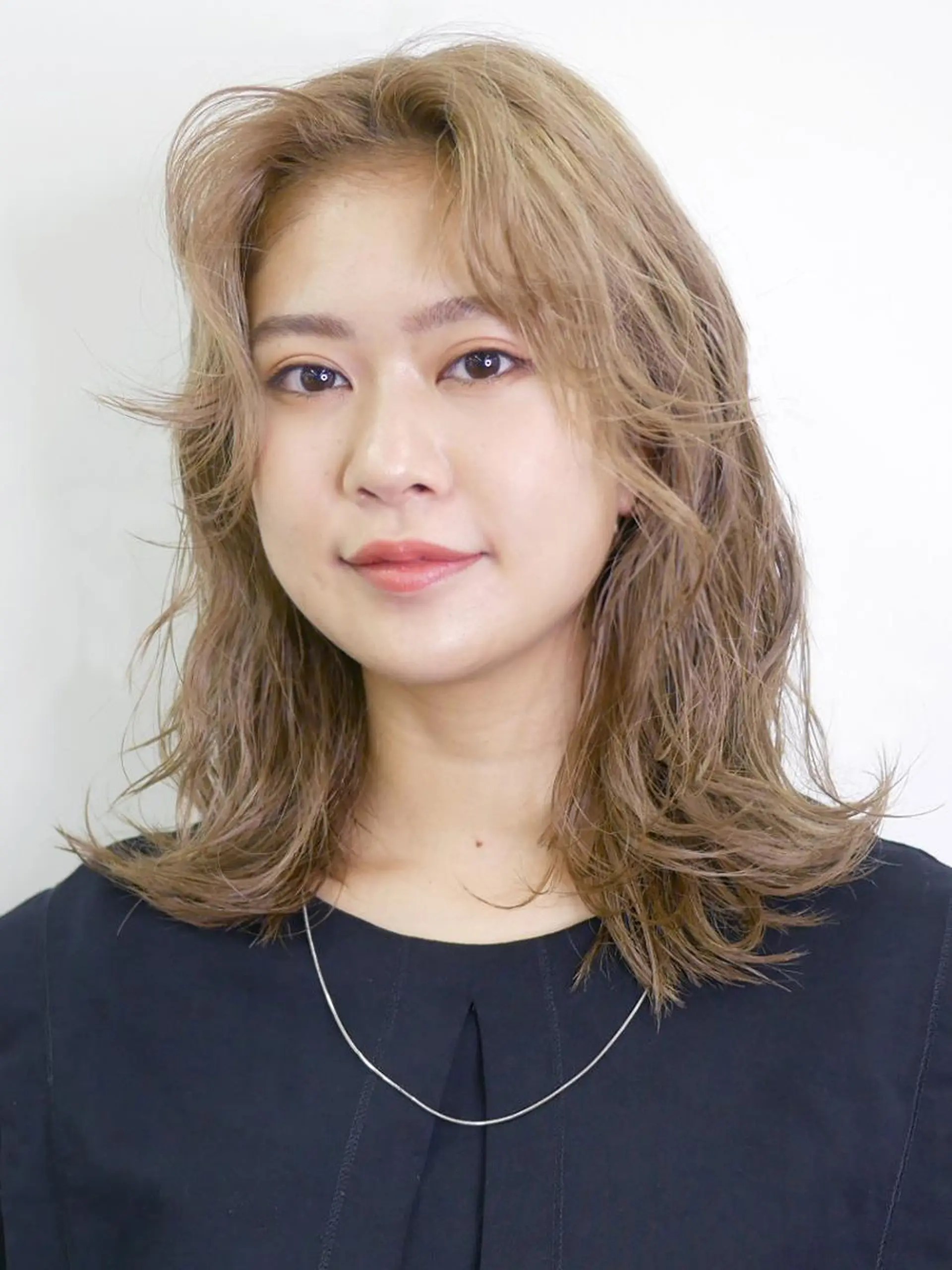 ロング パーマ カラー 黒川 真実のヘアスタイル