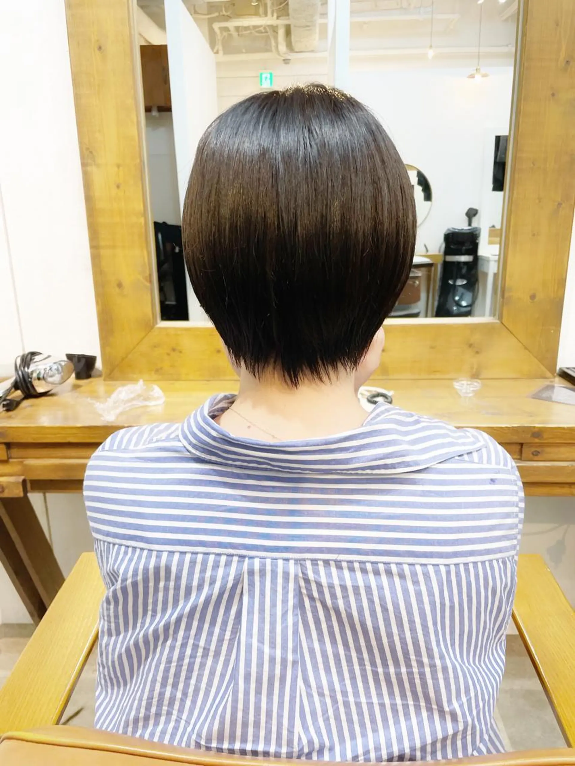 ショート ショートレイヤー 丸みショート くびれヘア くせ毛 レイヤーカット カット トリートメント newline銀座所属・銀座ショート/ 大人ショート/金子涼のヘアスタイル