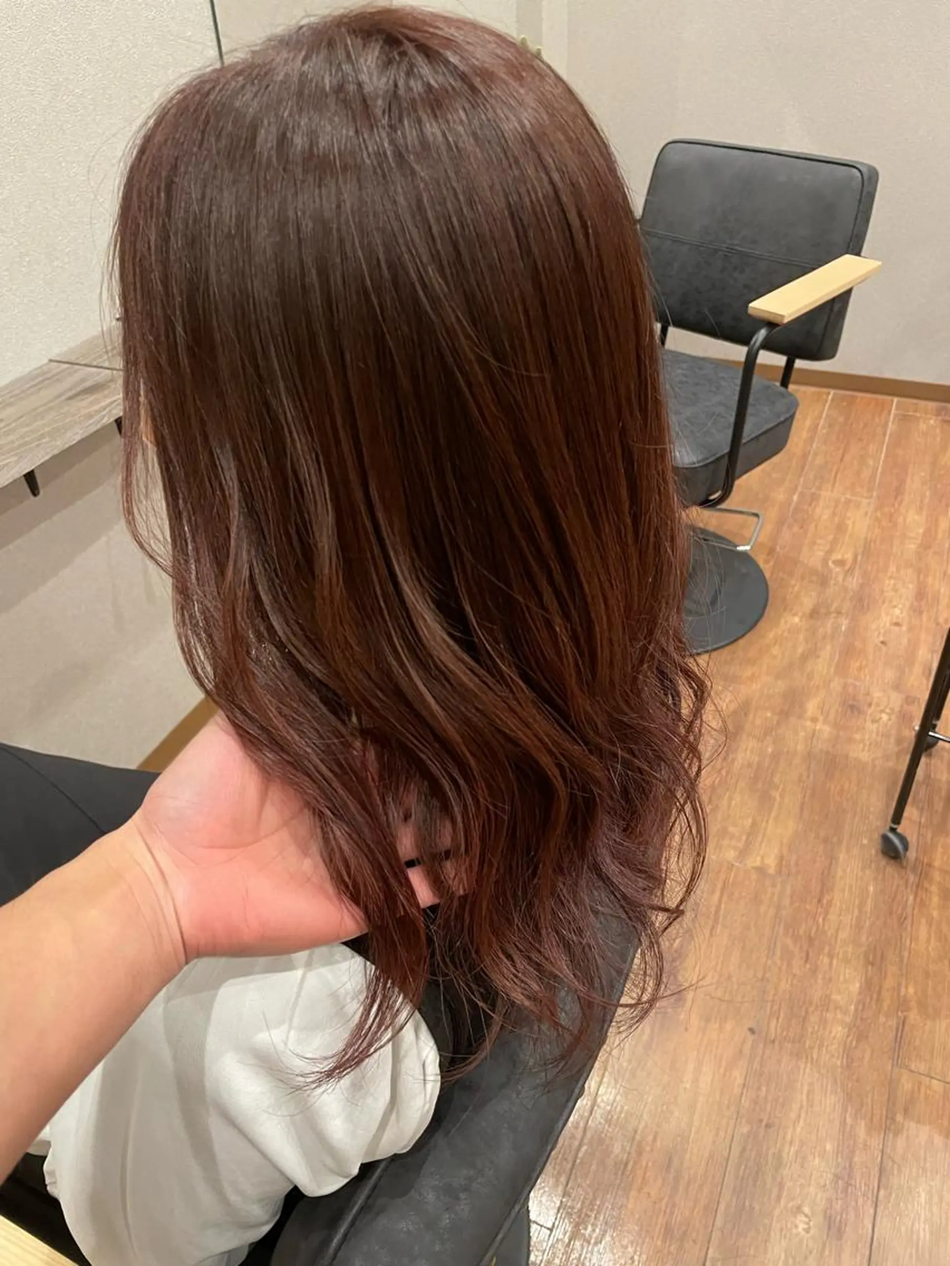 ロング カラー ブラウンカラー ピンクカラー ピンクブラウン カット ヘアカラー トリートメント clocca所属・鵜飼 真伍のヘアスタイル