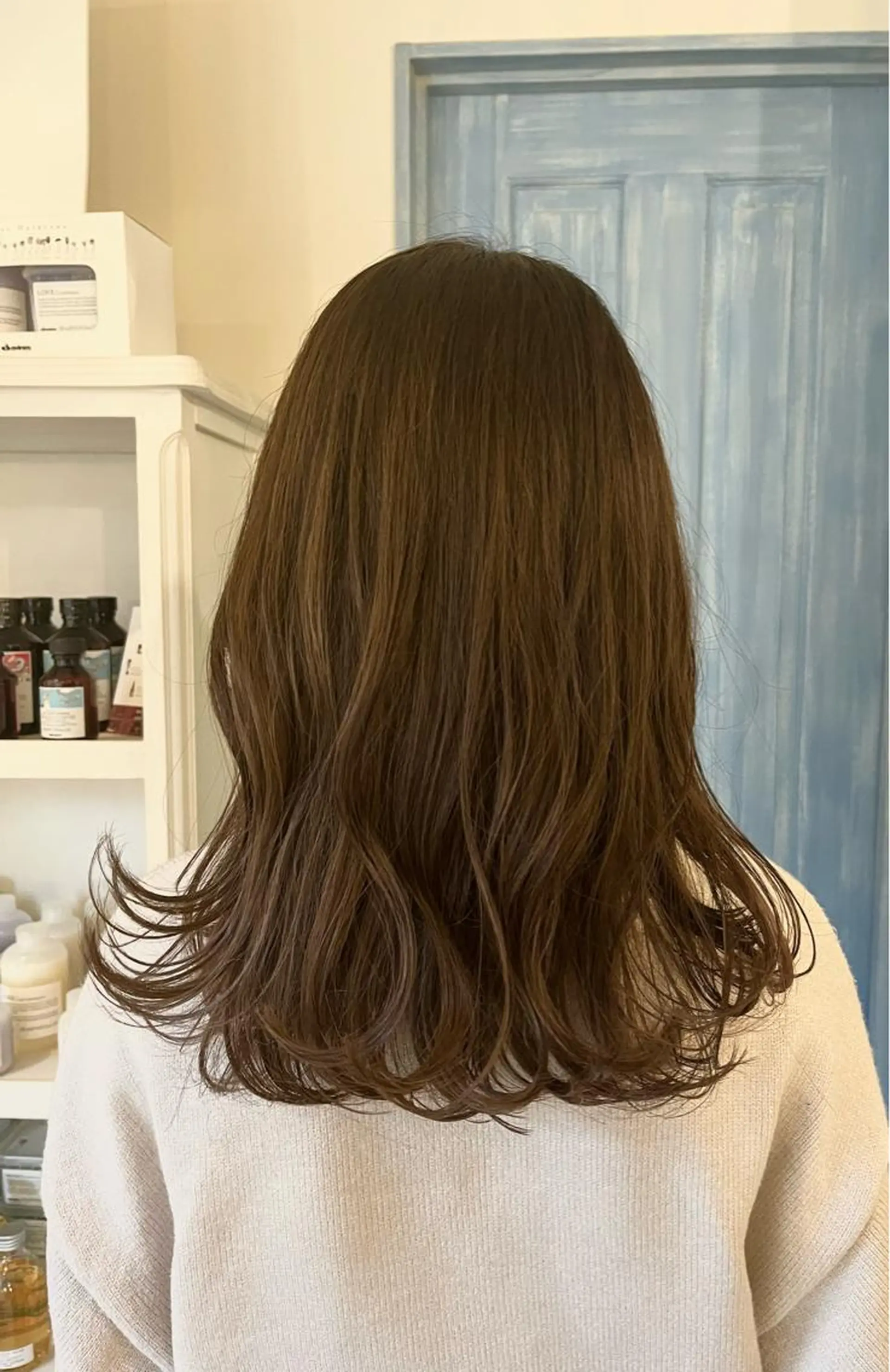 ミディアム カラー ベージュカラー ブリーチ ブリーチなしカラー カット よこもり あいのヘアスタイル