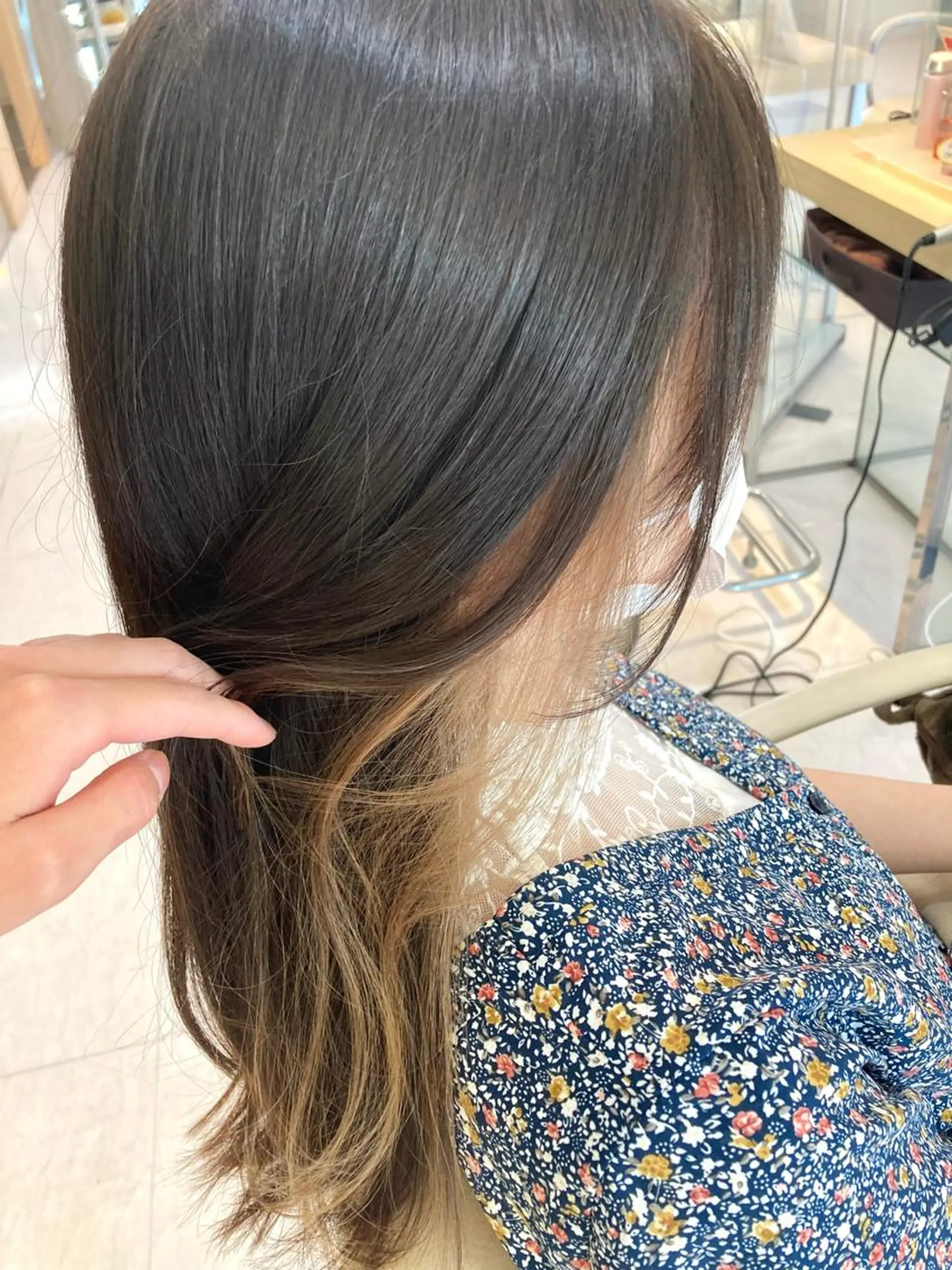 カラー ベージュカラー ブリーチ デザインカラー イヤリングカラー 後藤 瑞季のヘアスタイル
