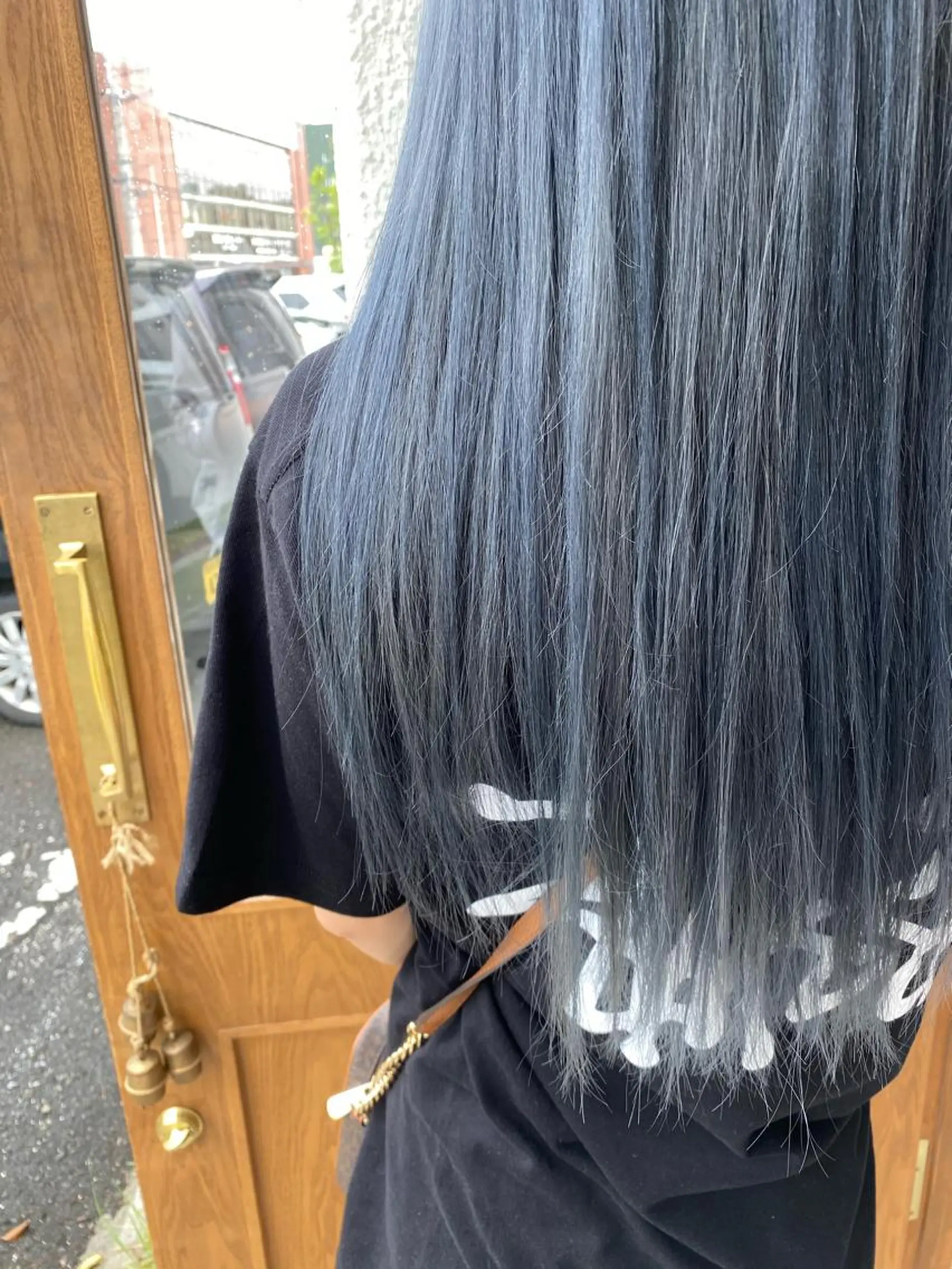 ロング カラー ブリーチ ブルーカラー ブルージュ ヘアカラー 入江 志穂のヘアスタイル