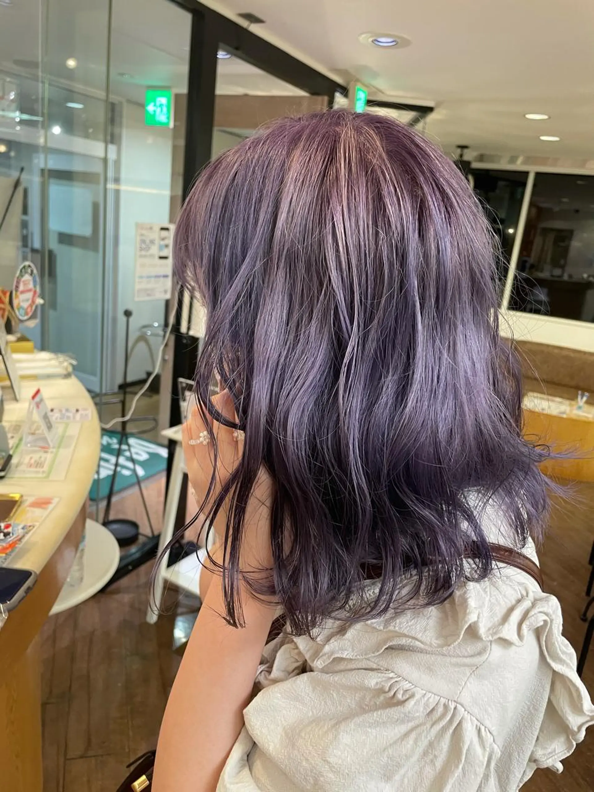 カラー ベージュカラー ブリーチ ブルーカラー シルバー befine所属・石岡 政宗のヘアスタイル