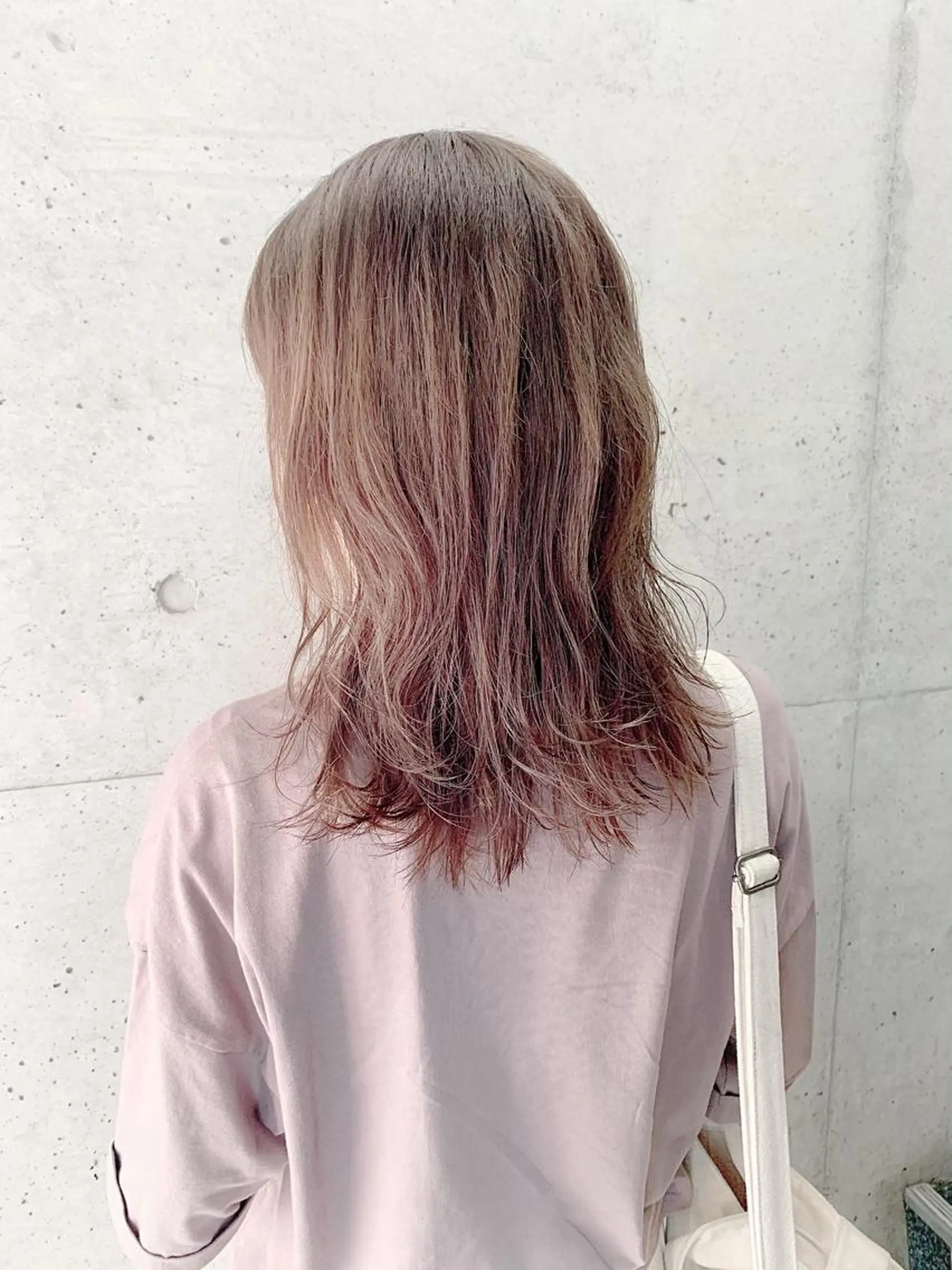 ミディアム カラー ベージュカラー ブリーチ ケアブリーチ ミルクティーベージュ EMANON天神所属・Hitomi Ezakiのヘアスタイル