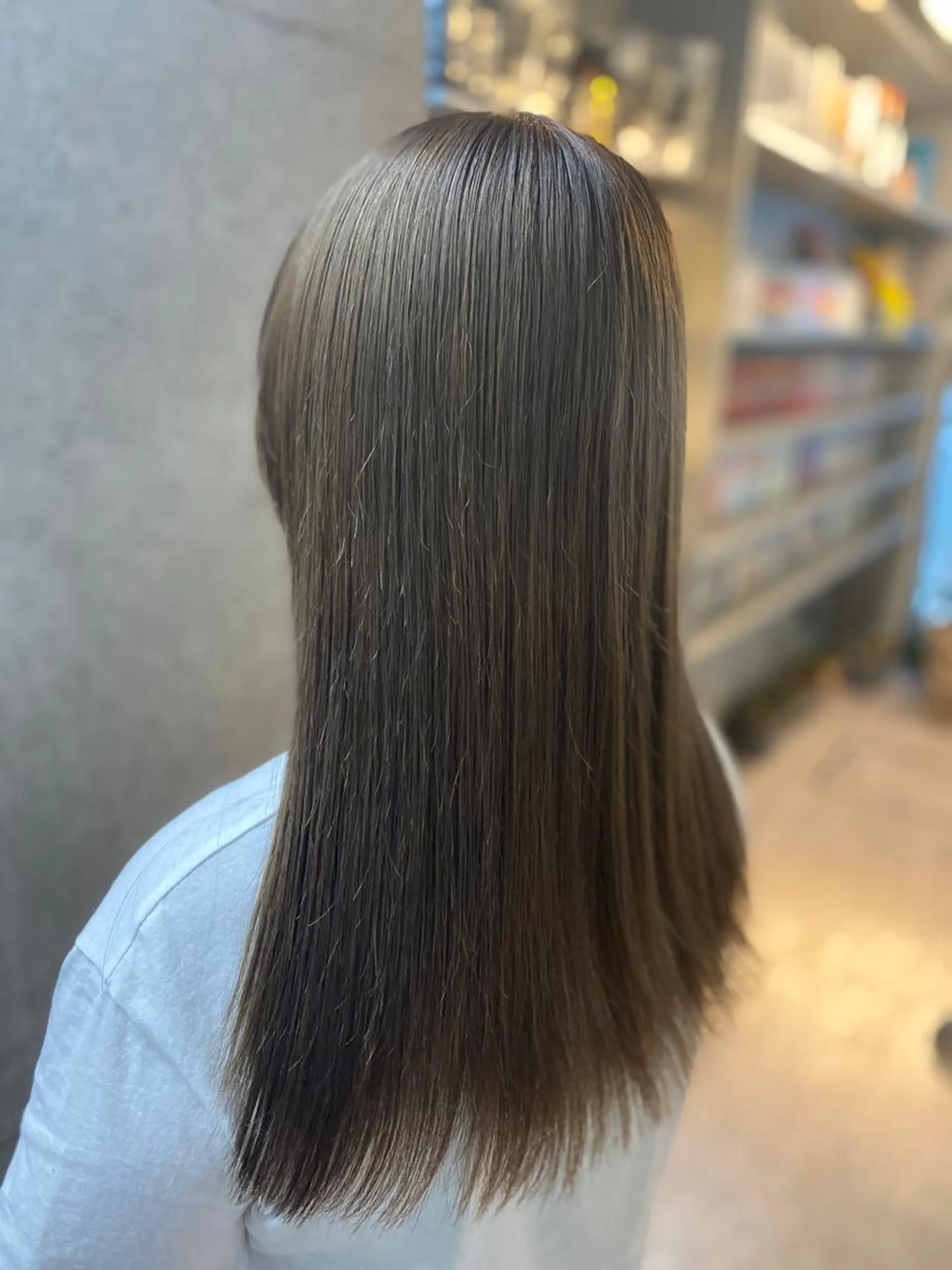 セミロング アッシュ ボブ くびれヘア ハイライト レイヤーカット アンリ【Henri】所属・原宿アンリ 山下卓也のヘアスタイル